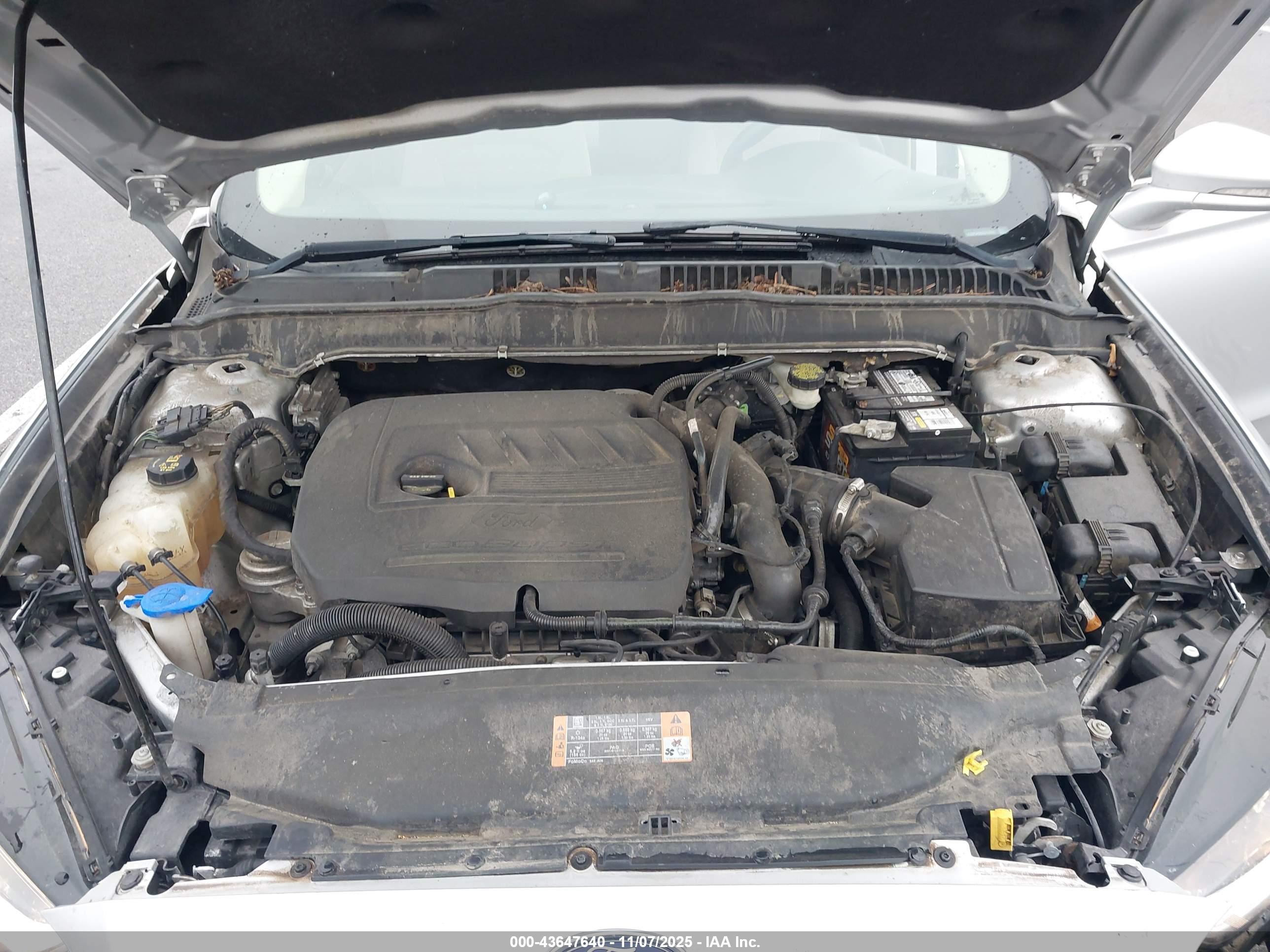 FORD FUSION image 10