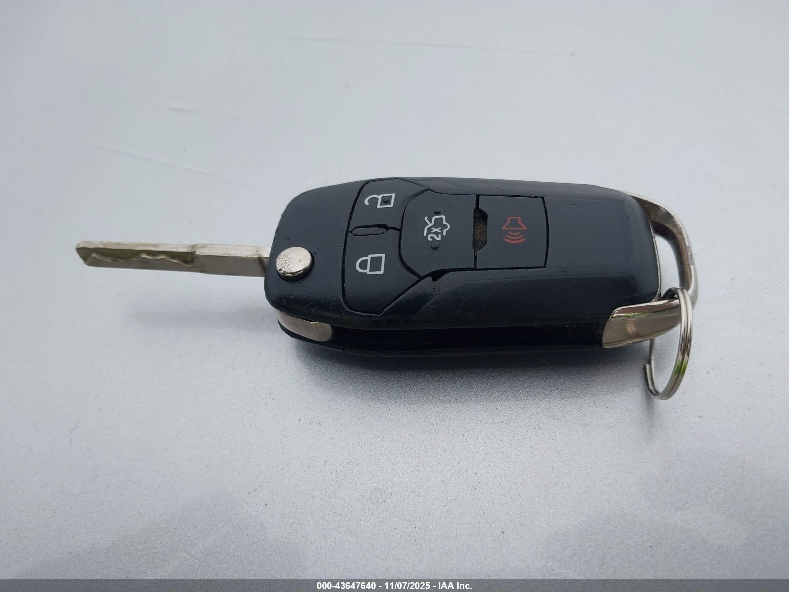 FORD FUSION image 11