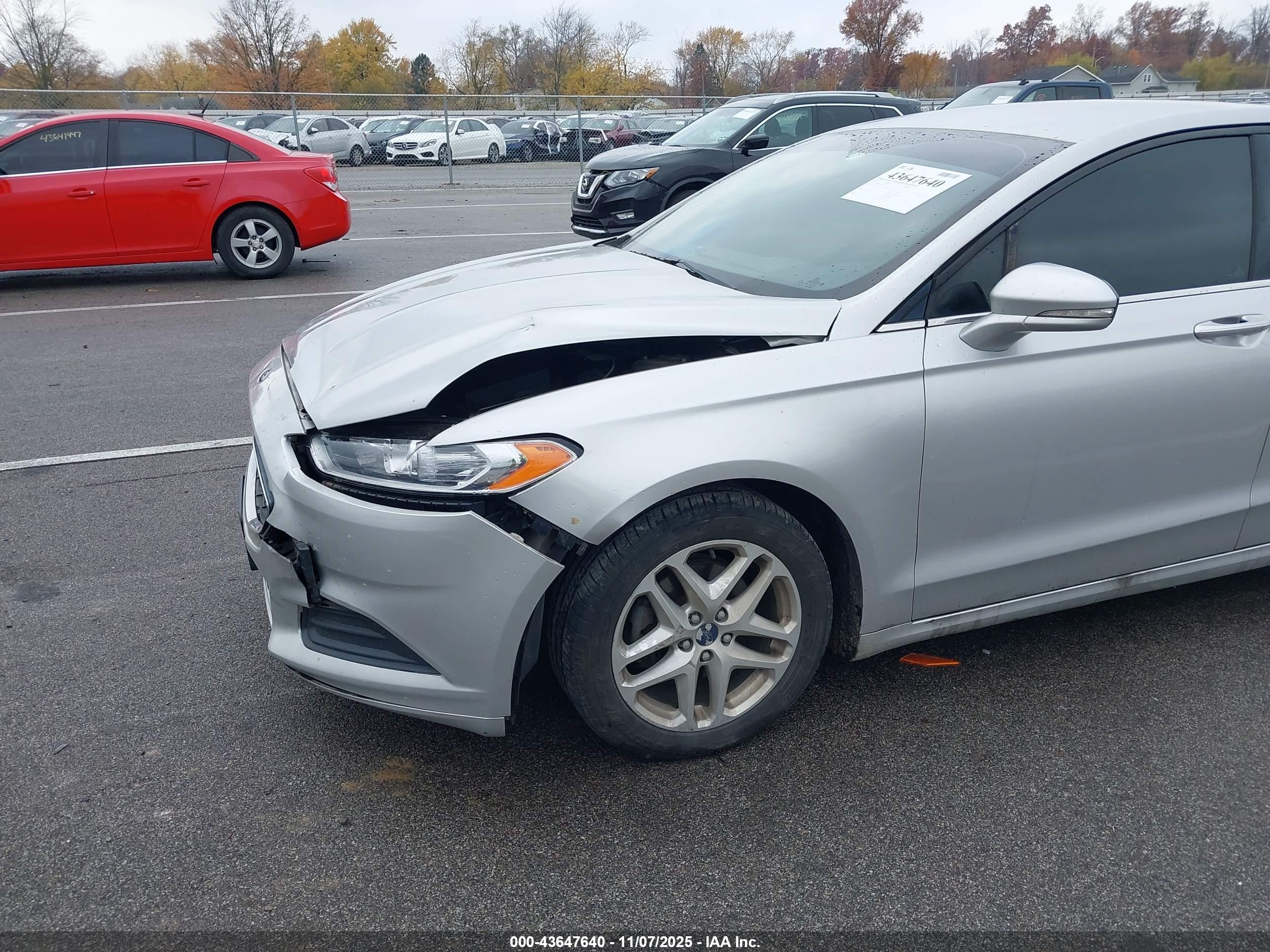 FORD FUSION image 6