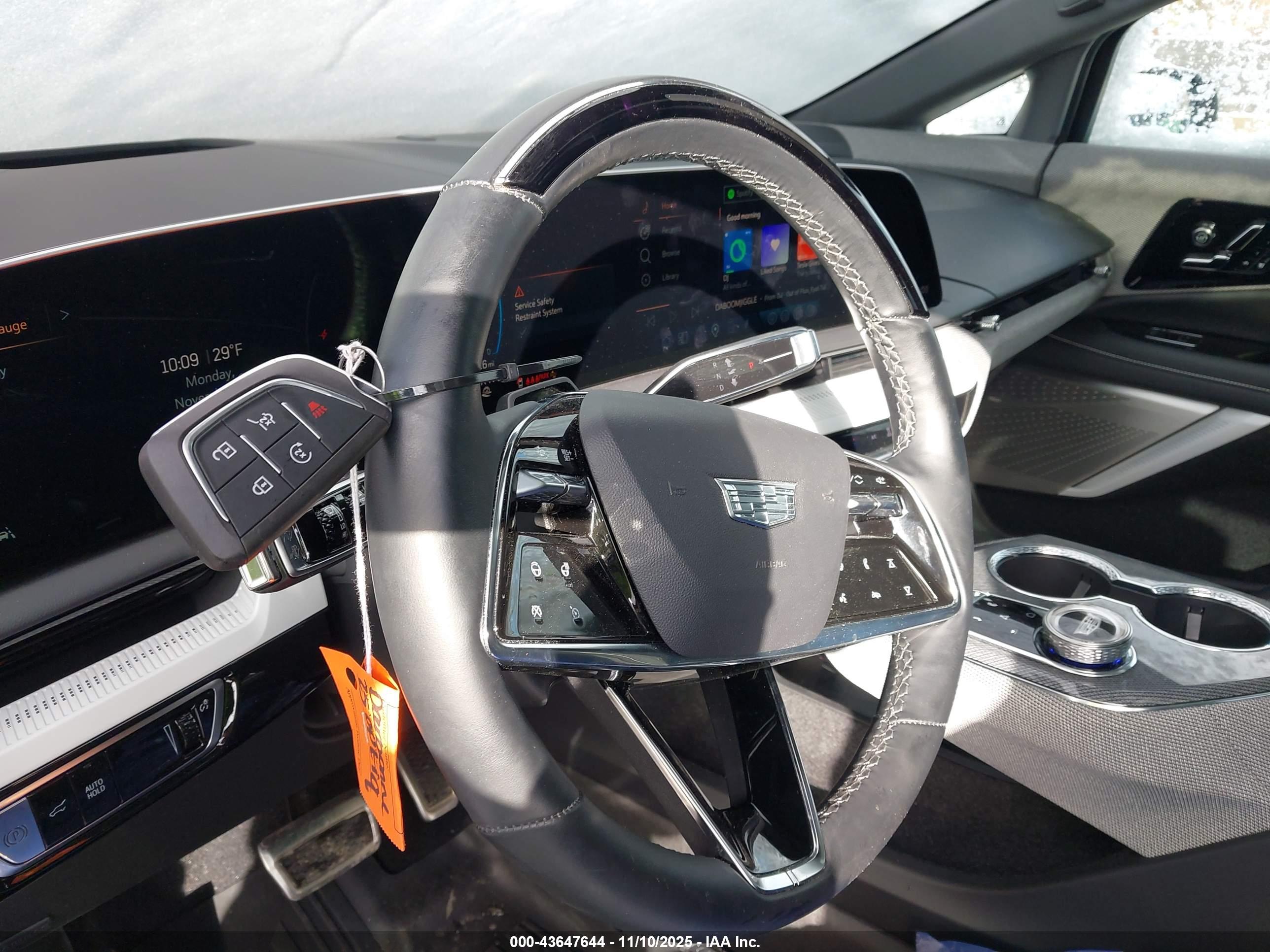 CADILLAC OPTIQ image 11