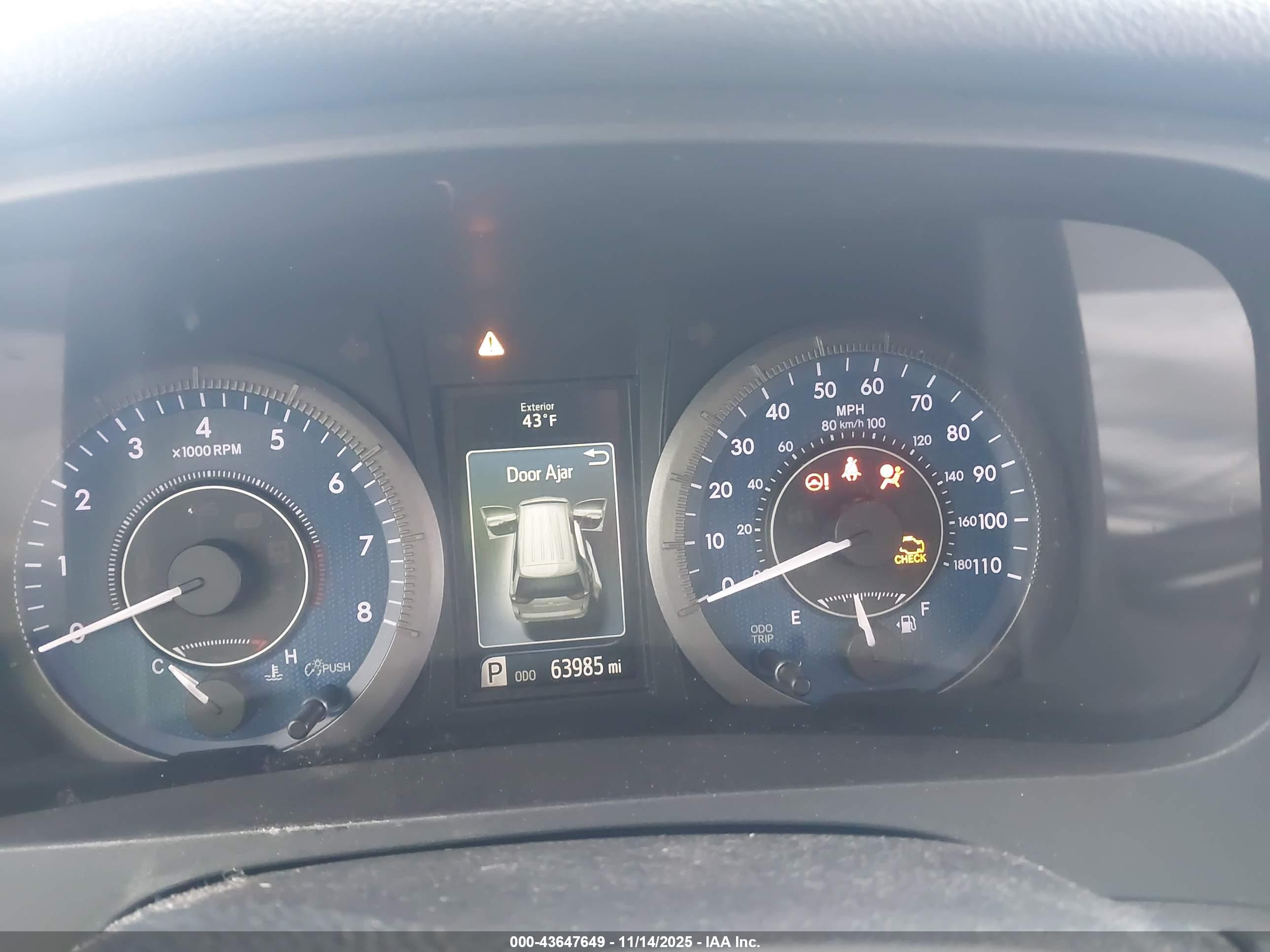 TOYOTA SIENNA image 7