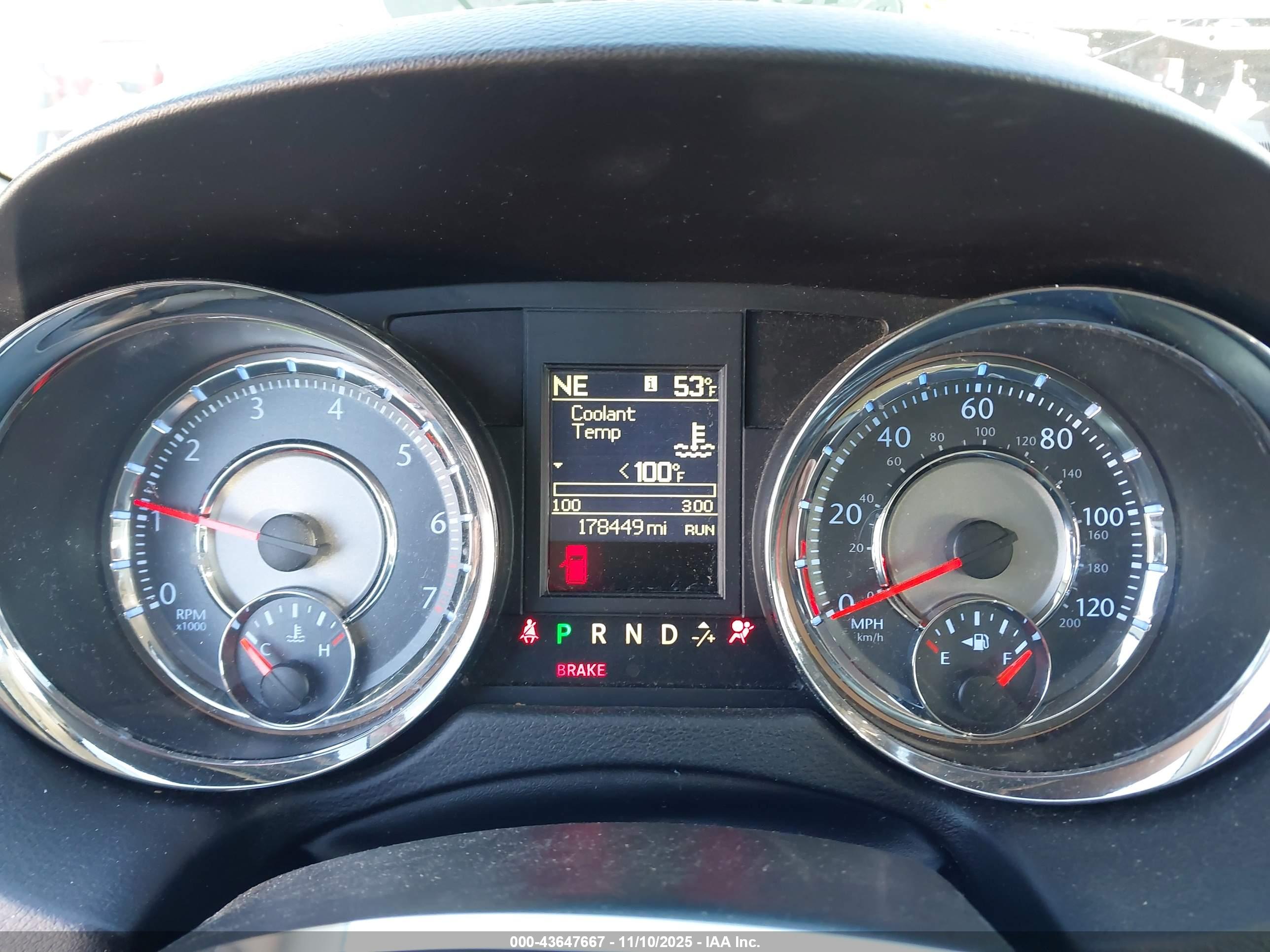 CHRYSLER TOWN image 7
