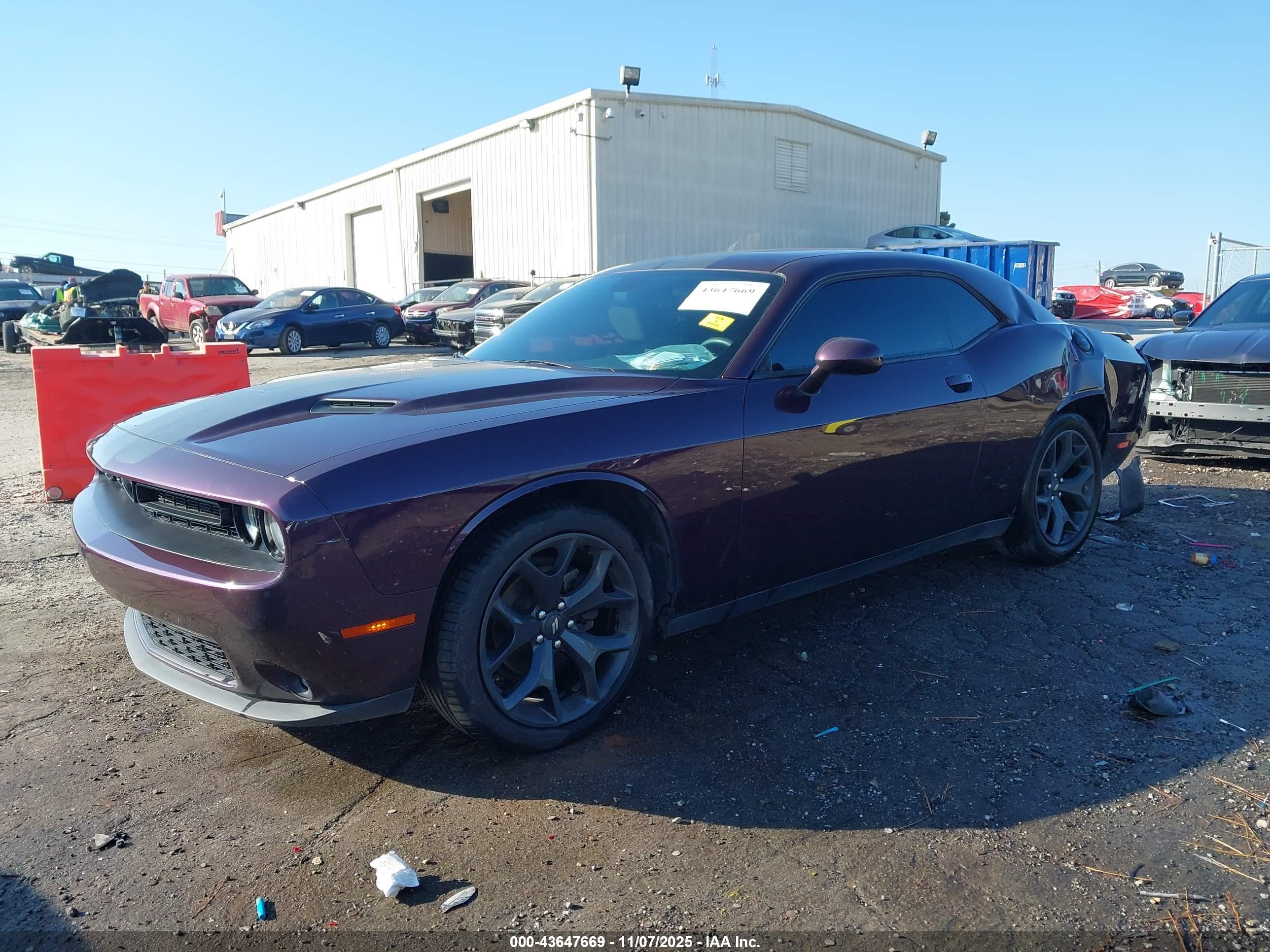 DODGE CHALLENGER image 2