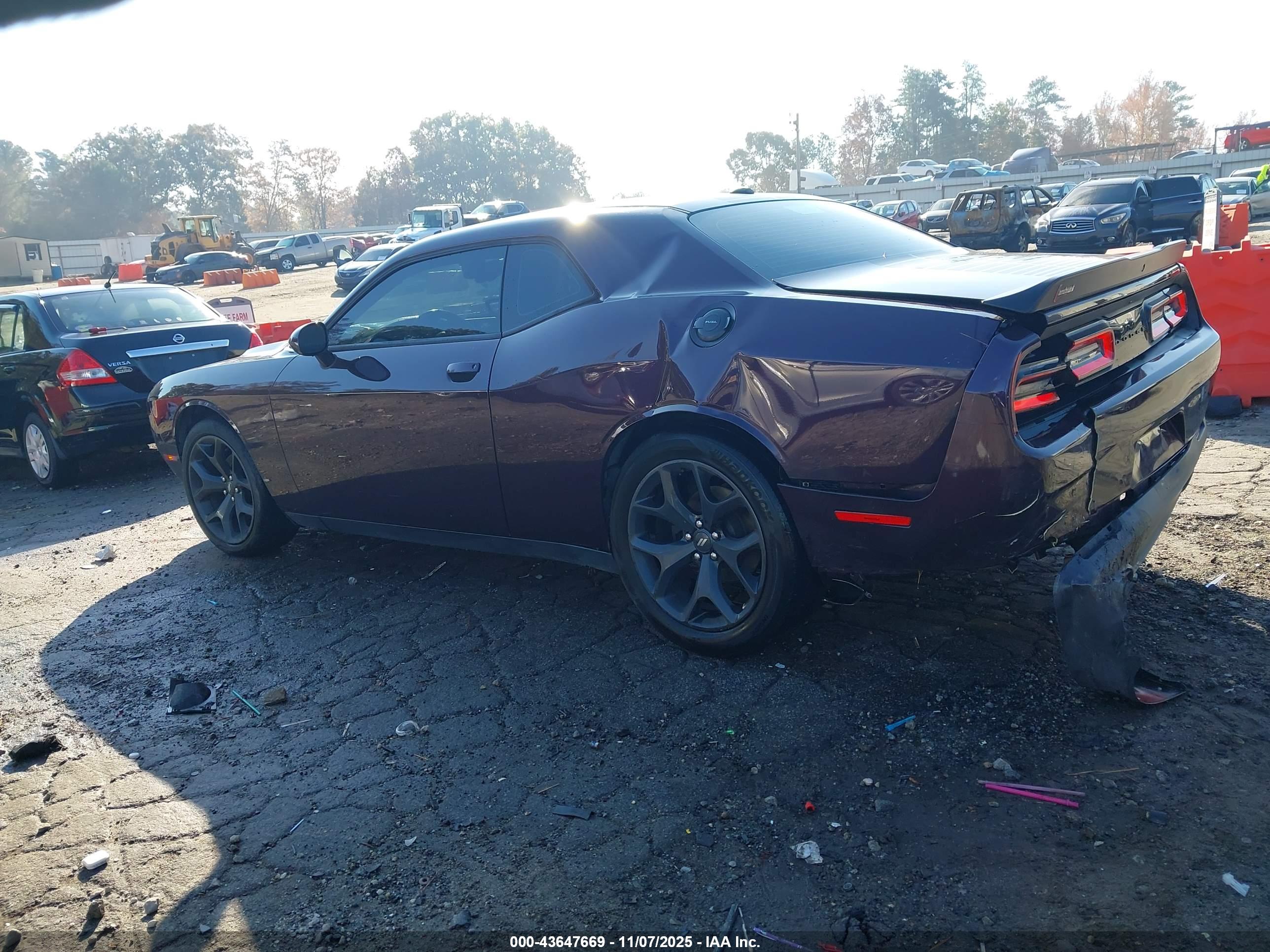 DODGE CHALLENGER image 3