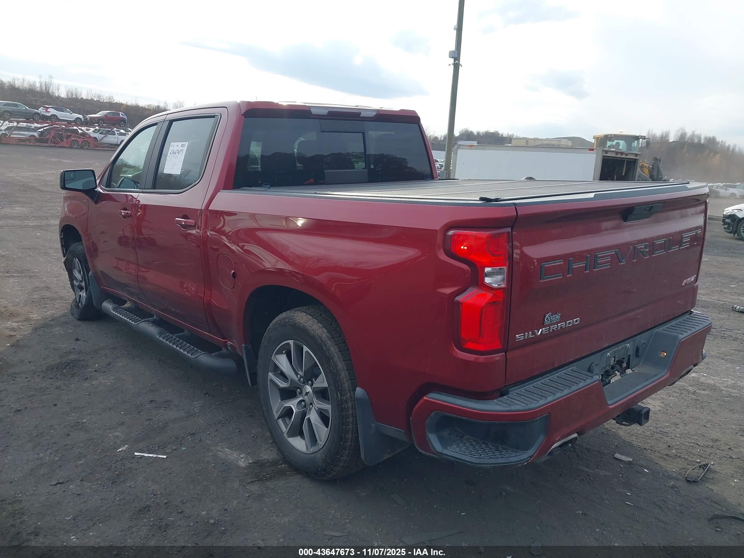 CHEVROLET SILVERADO image 3