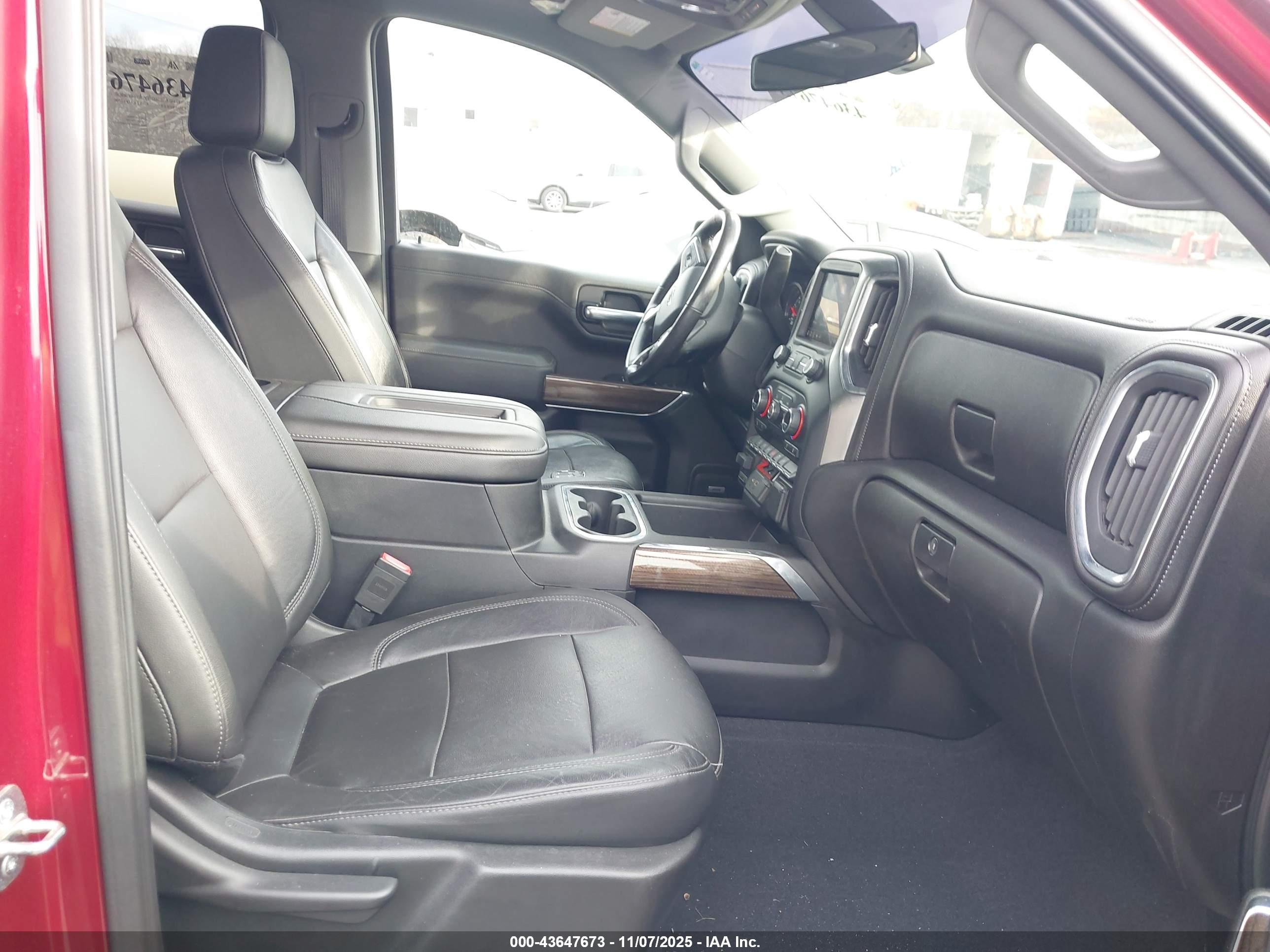 CHEVROLET SILVERADO image 5