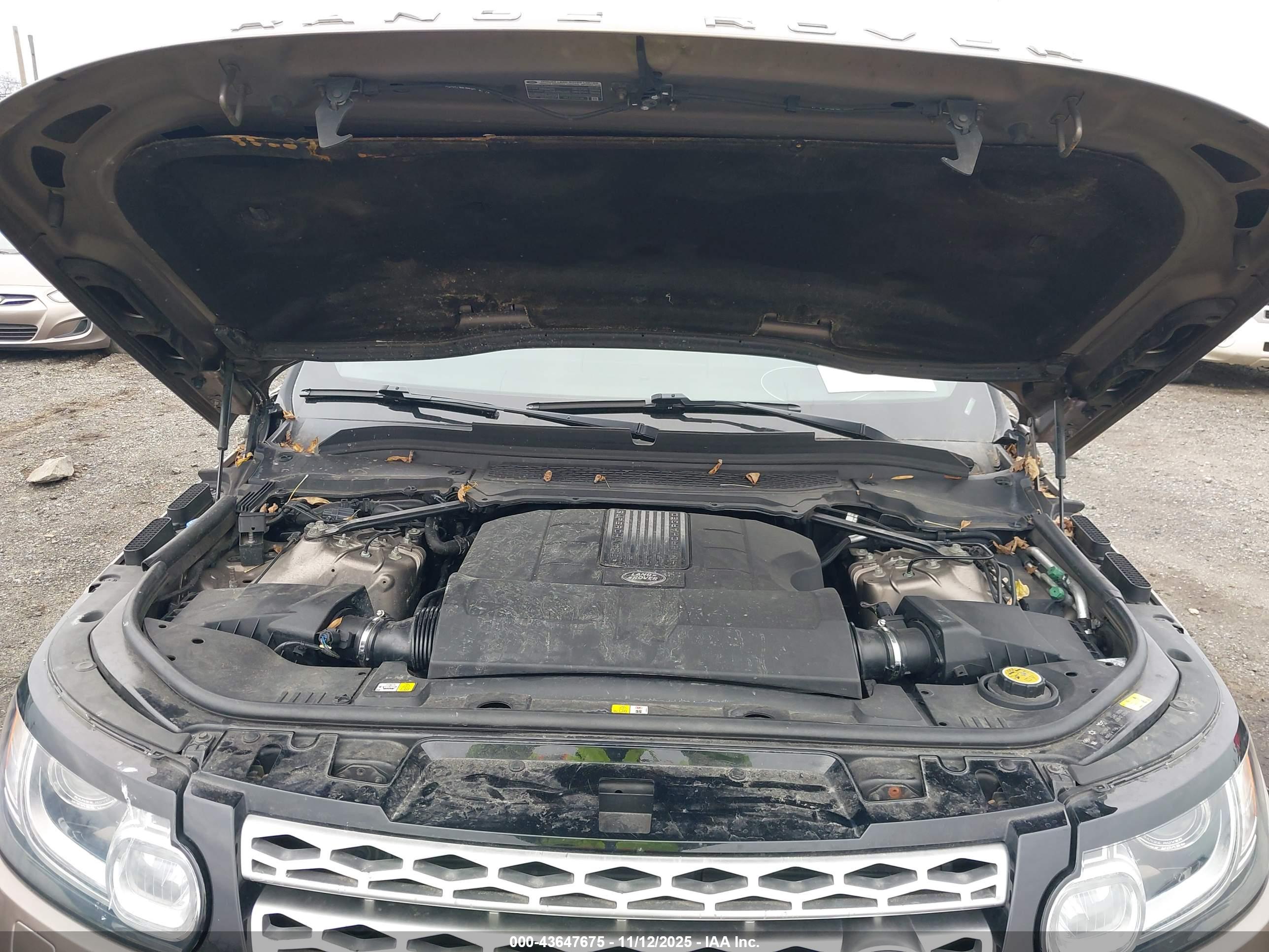 LAND ROVER image 10