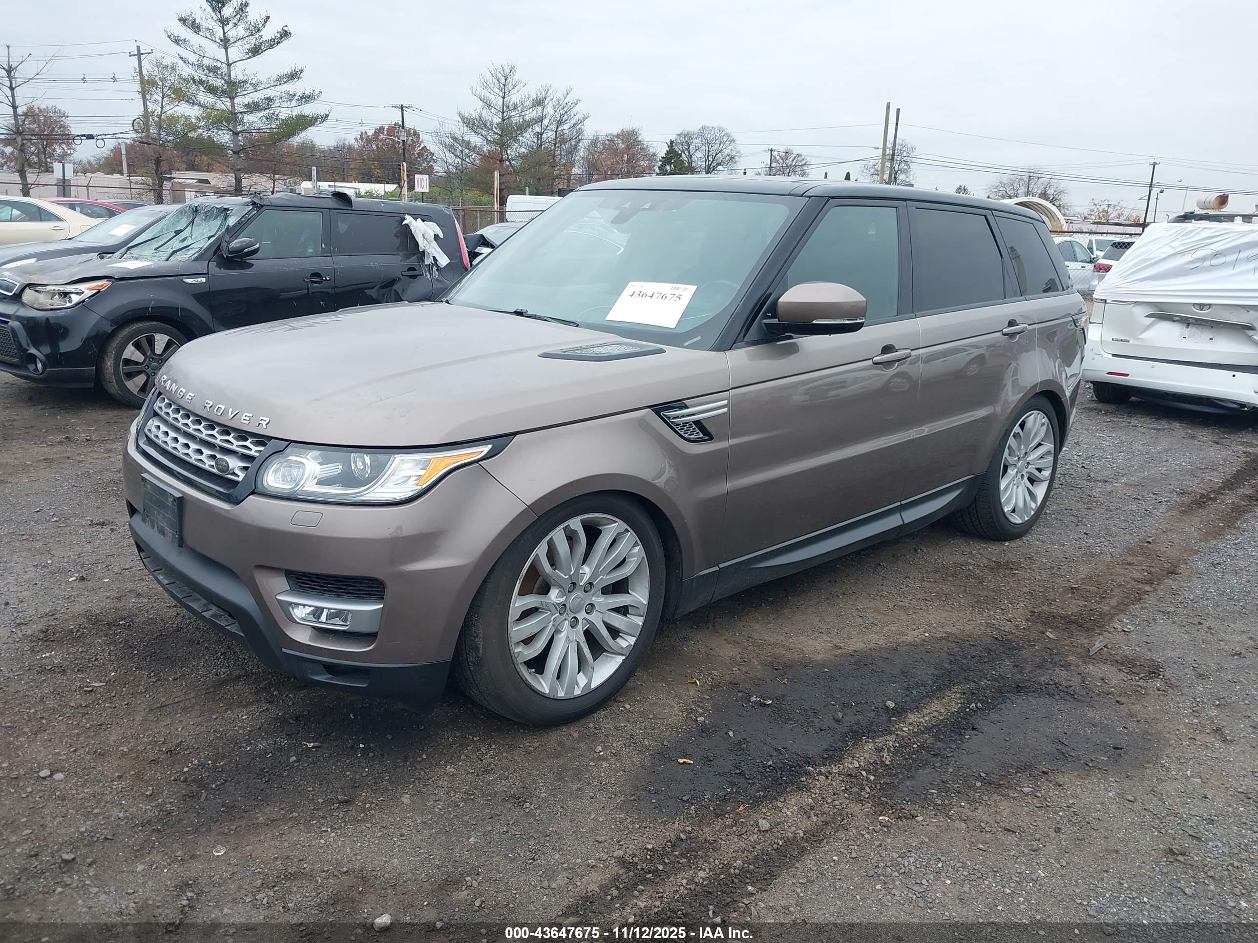 LAND ROVER image 2