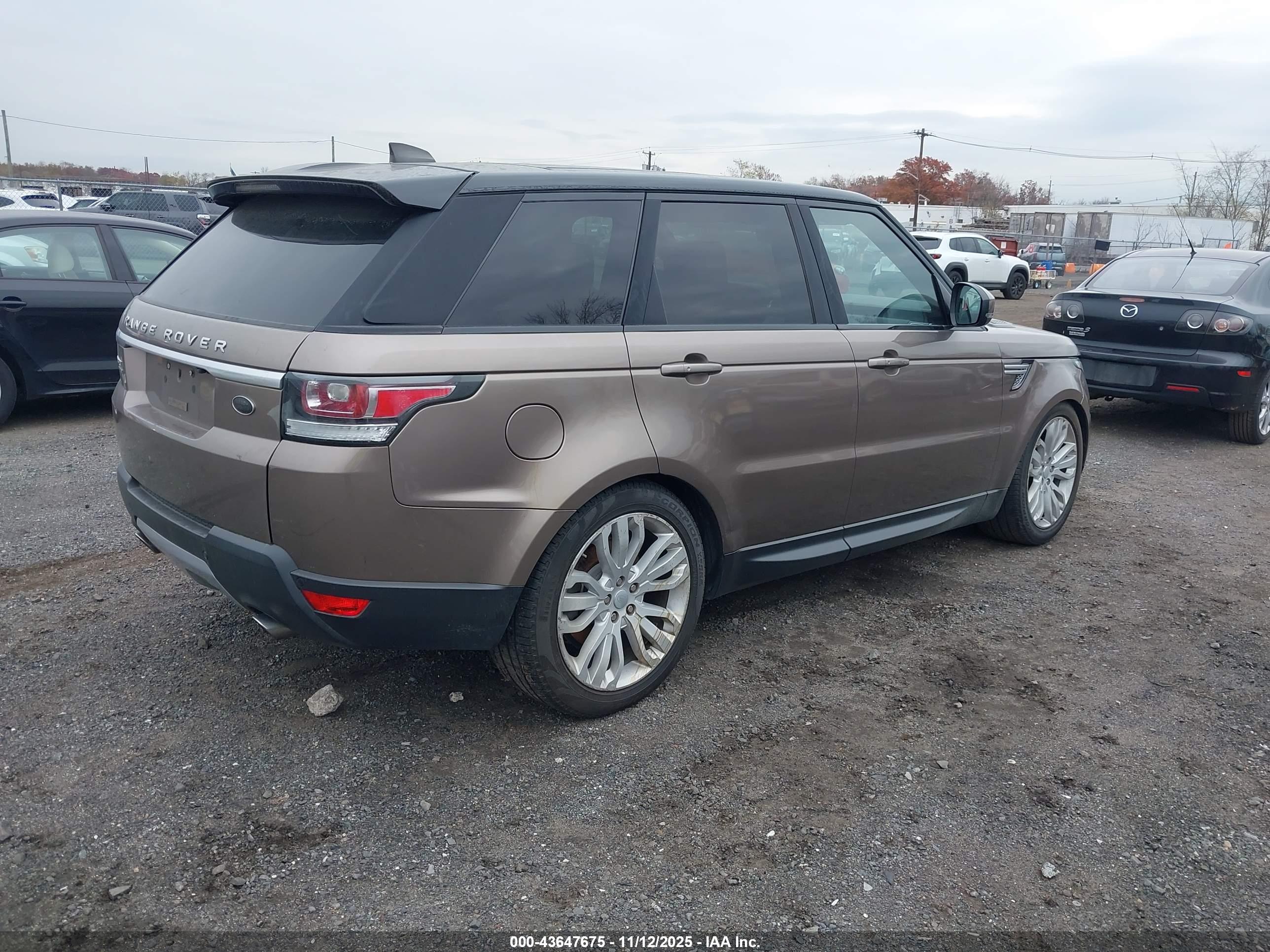 LAND ROVER image 4