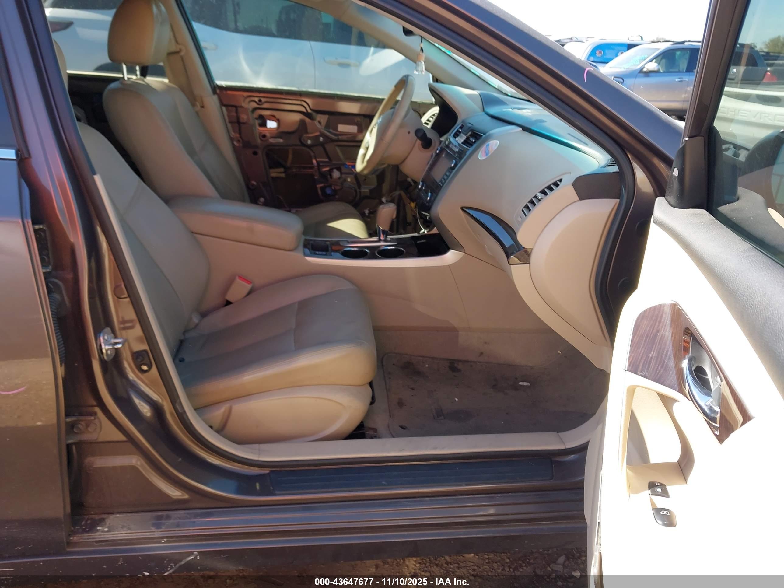 NISSAN ALTIMA image 5