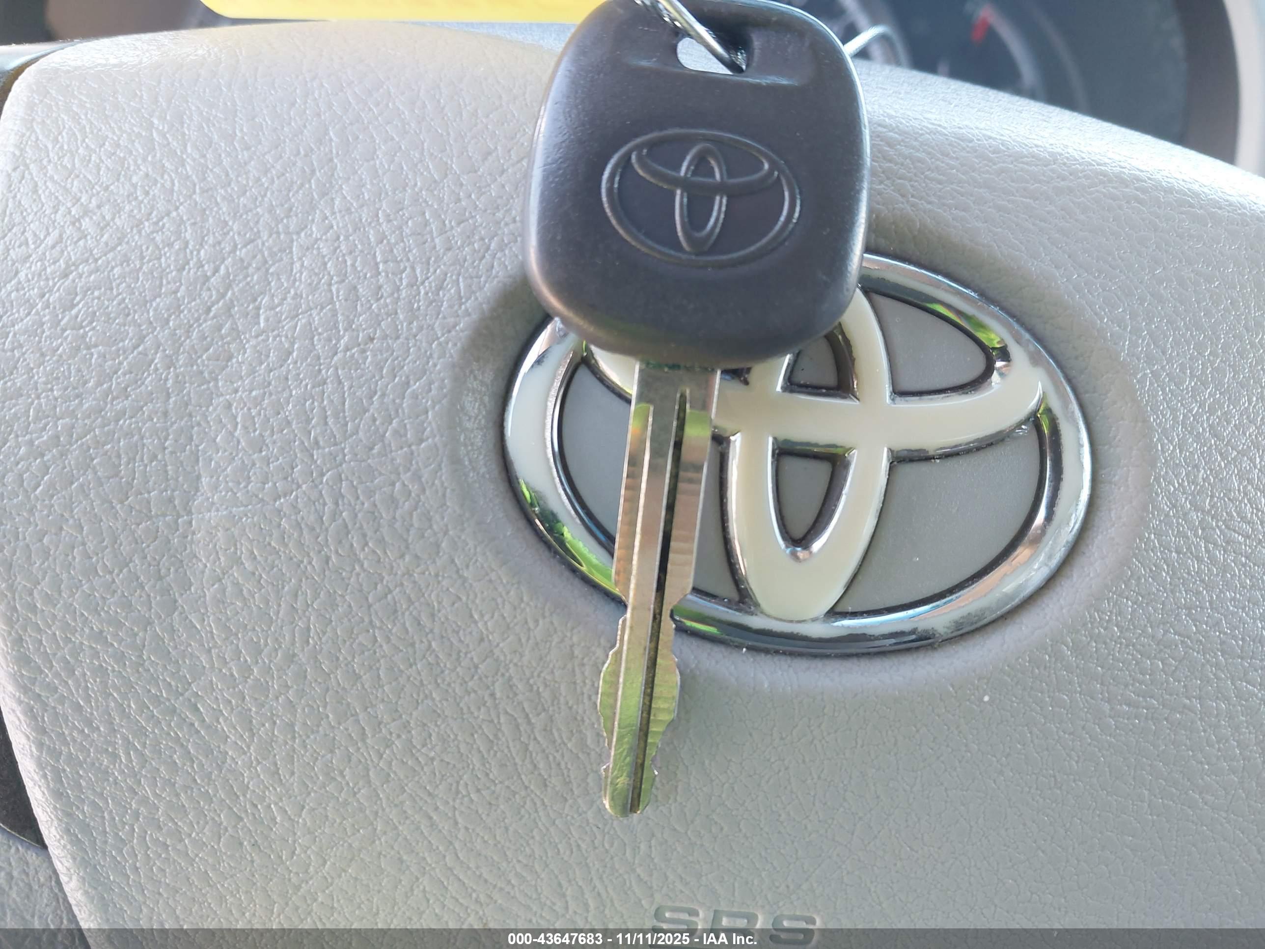 TOYOTA SIENNA image 11