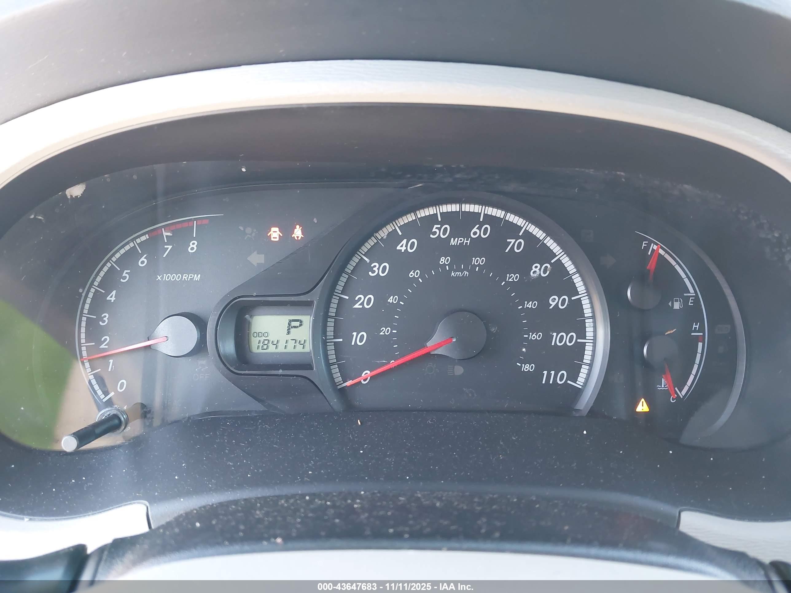 TOYOTA SIENNA image 7