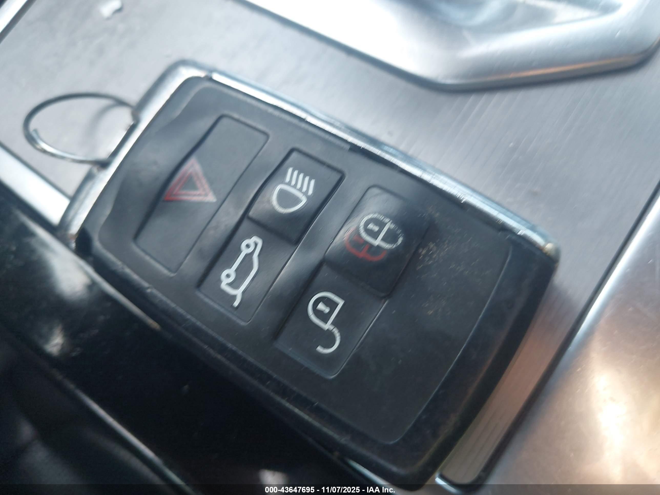 LAND ROVER image 11
