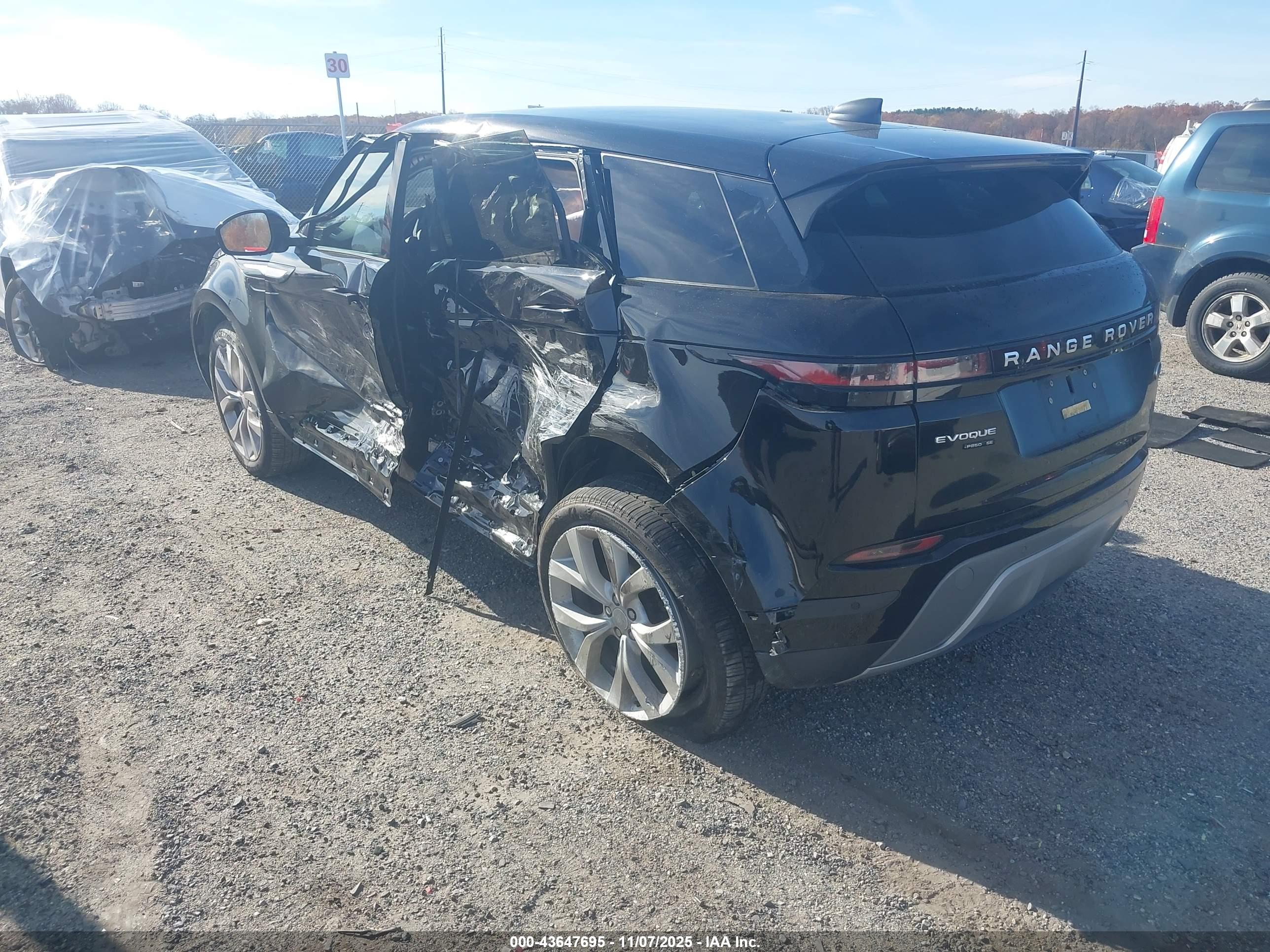 LAND ROVER image 3