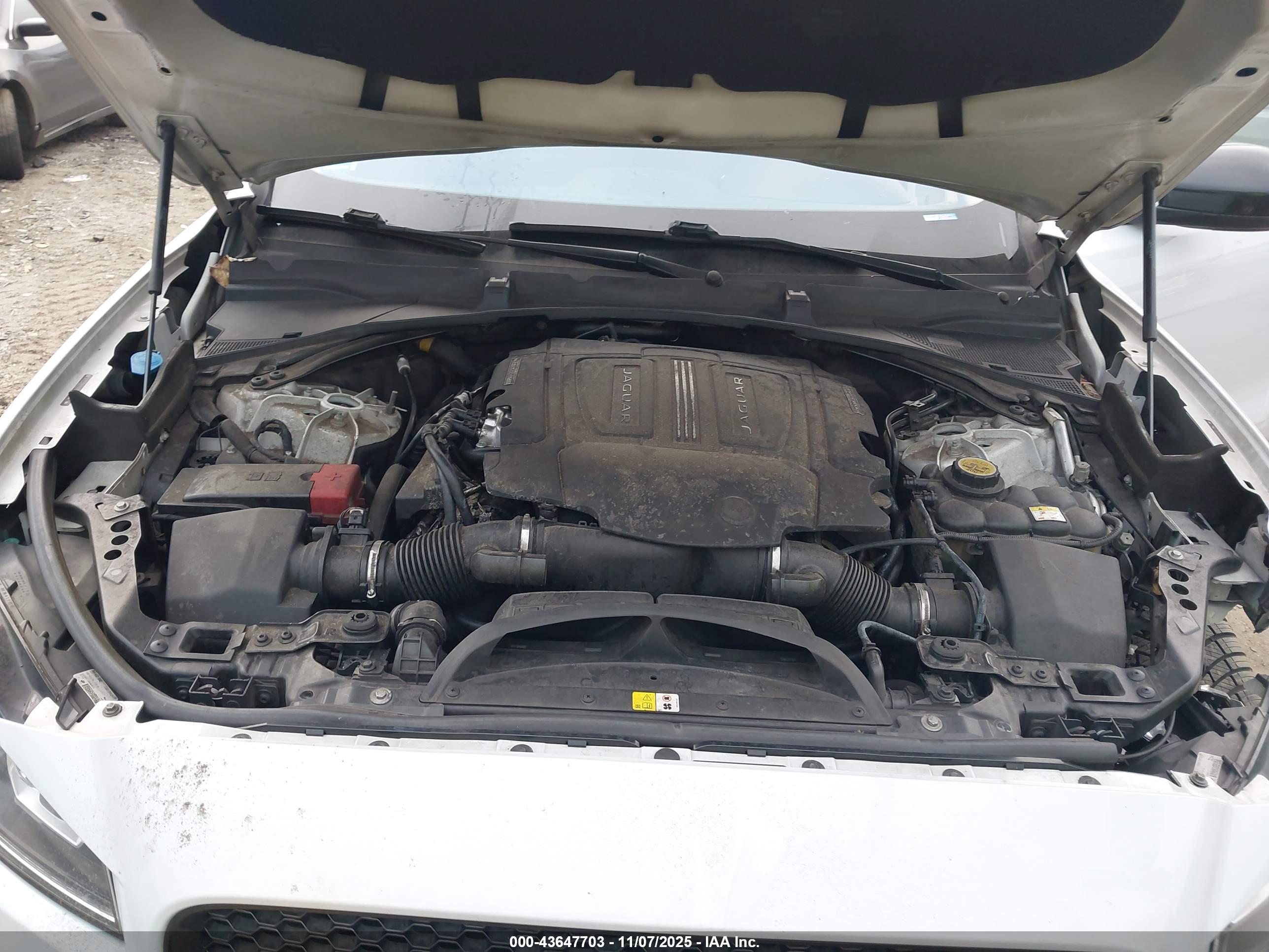 JAGUAR F-PACE image 10