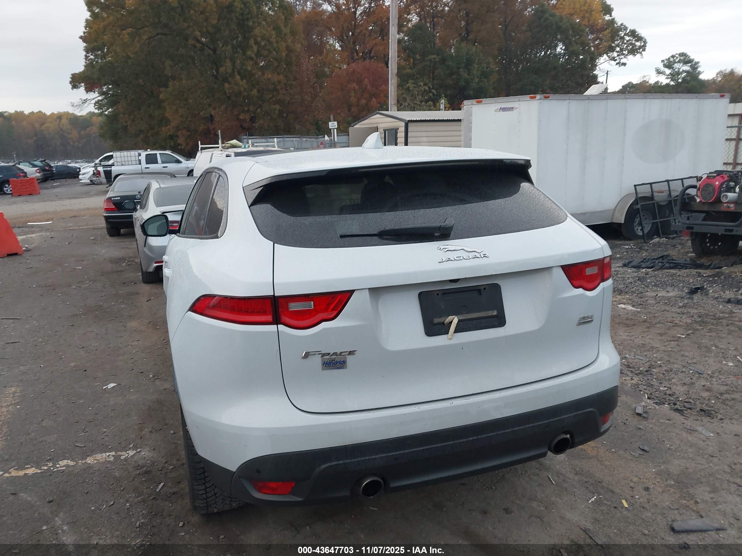 JAGUAR F-PACE image 3