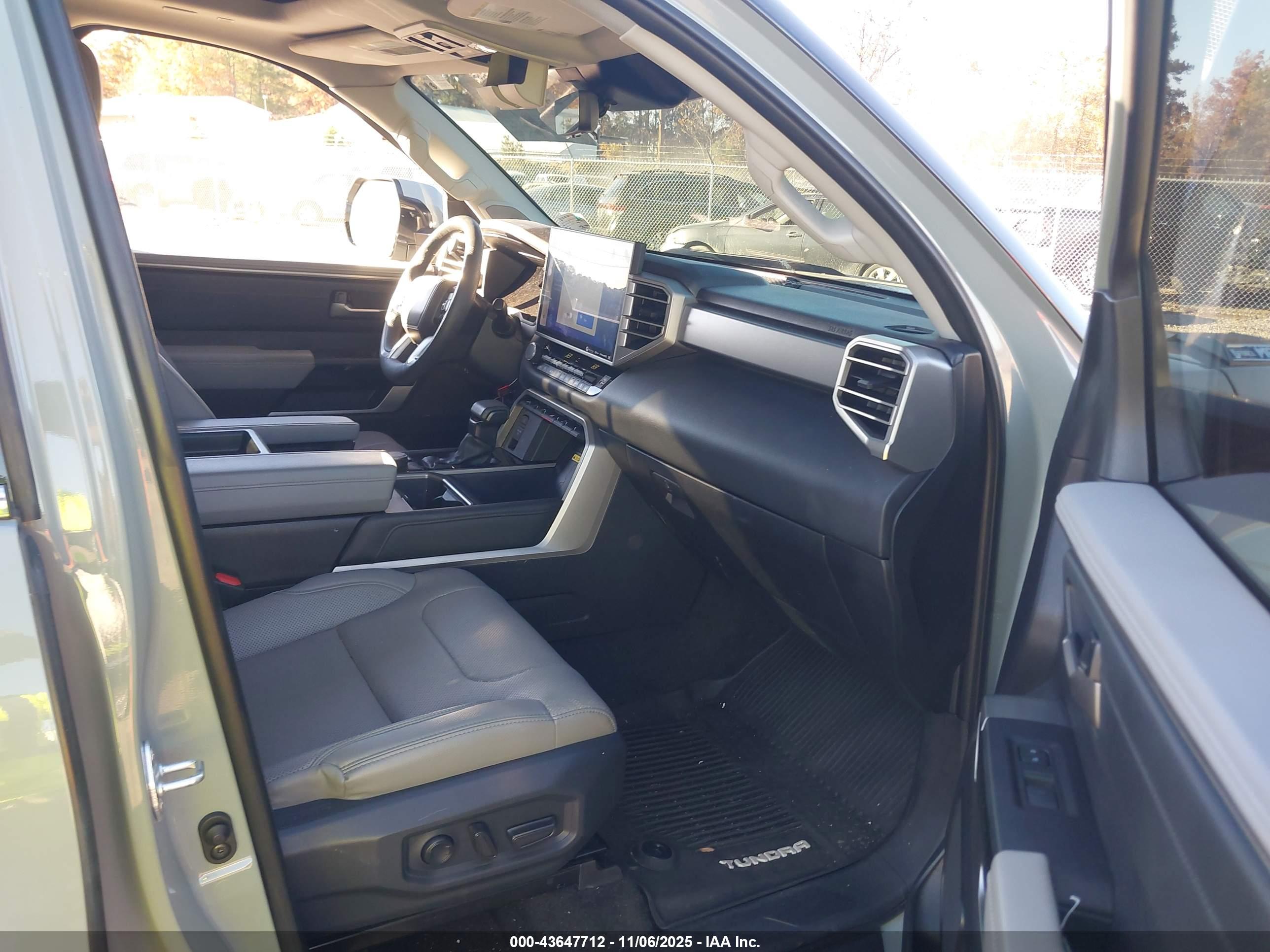 TOYOTA TUNDRA image 5