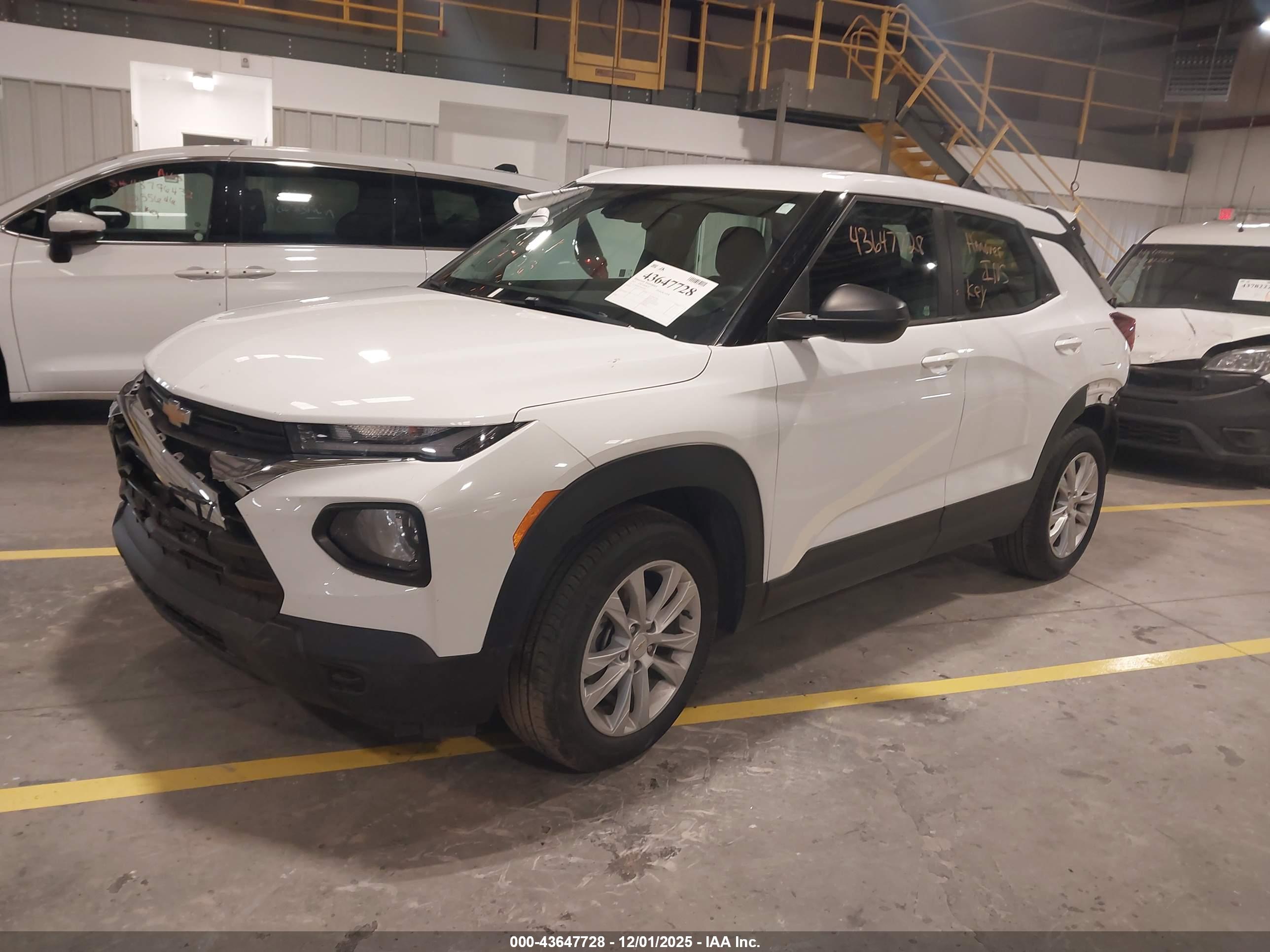 CHEVROLET TRAILBLAZER image 2