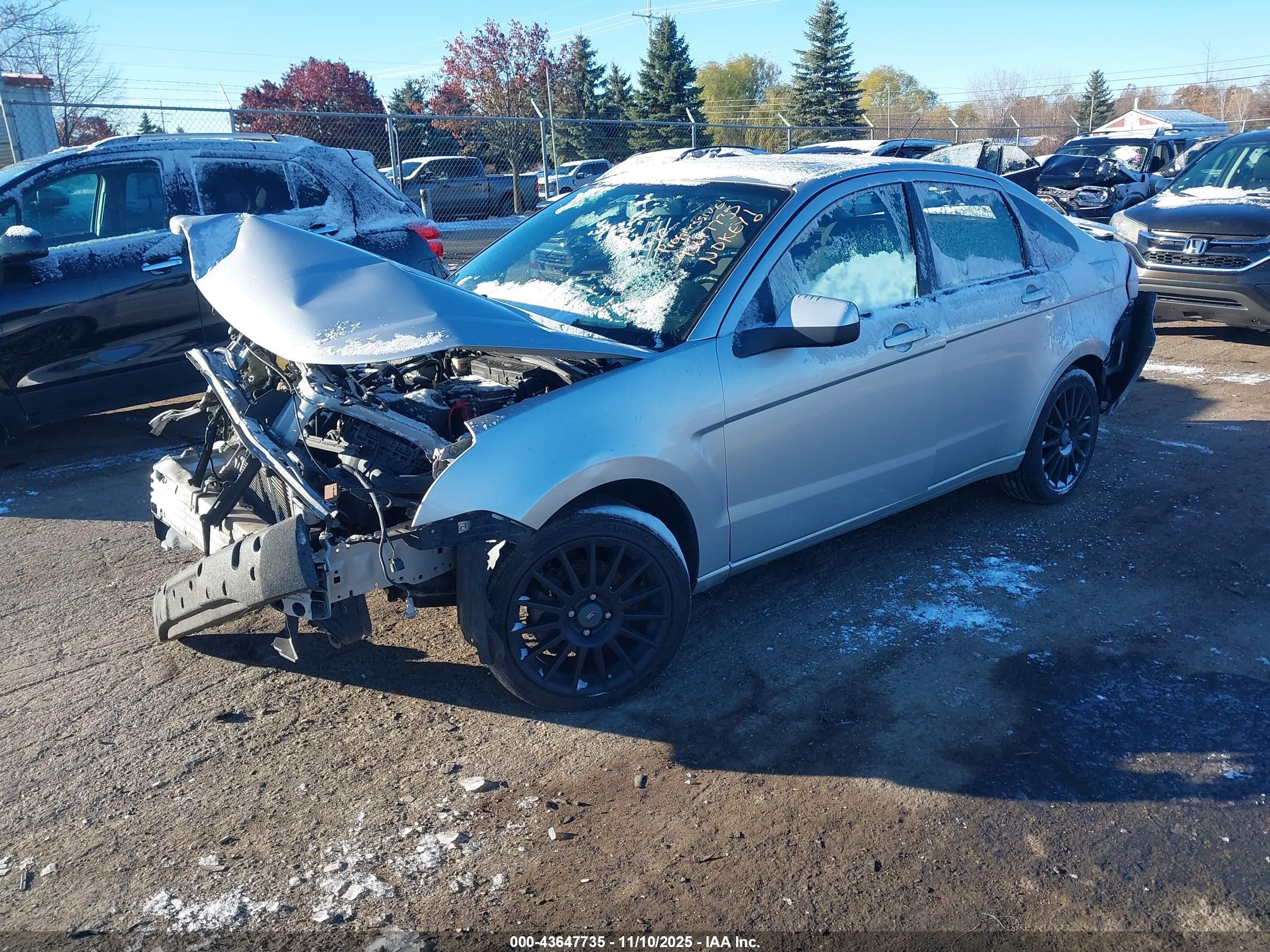 FORD FOCUS image 2