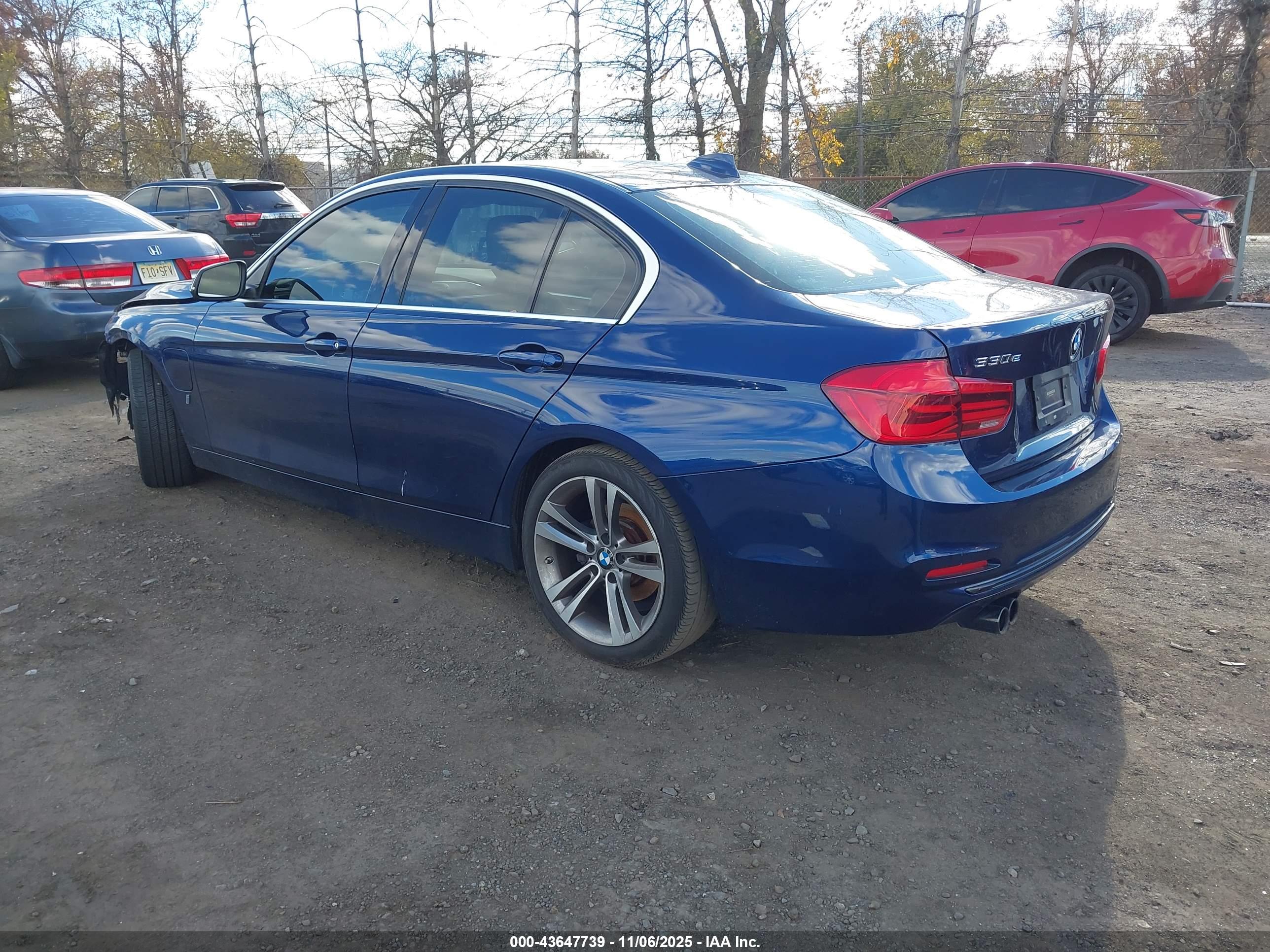 BMW 330E image 3