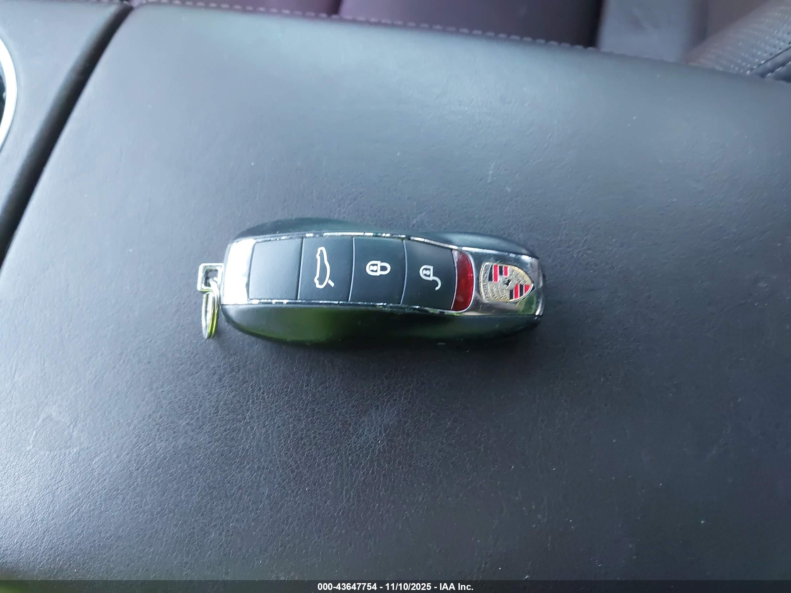 PORSCHE PANAMERA image 11