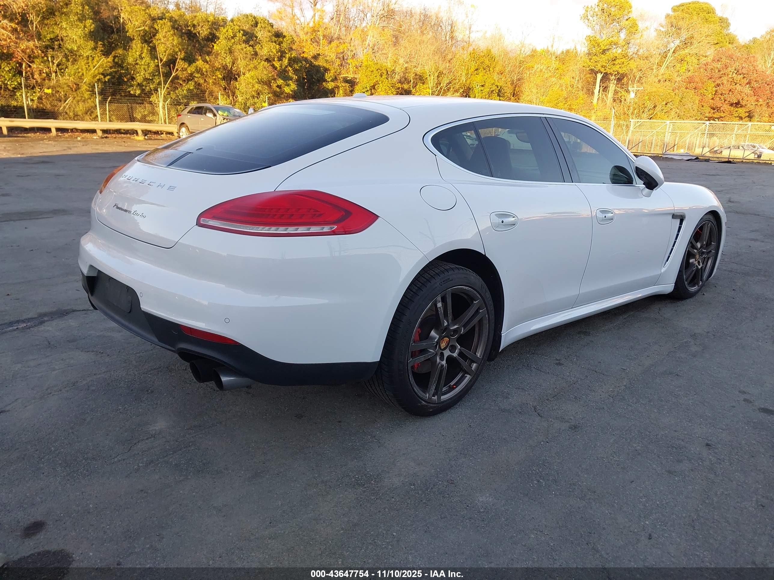 PORSCHE PANAMERA image 4
