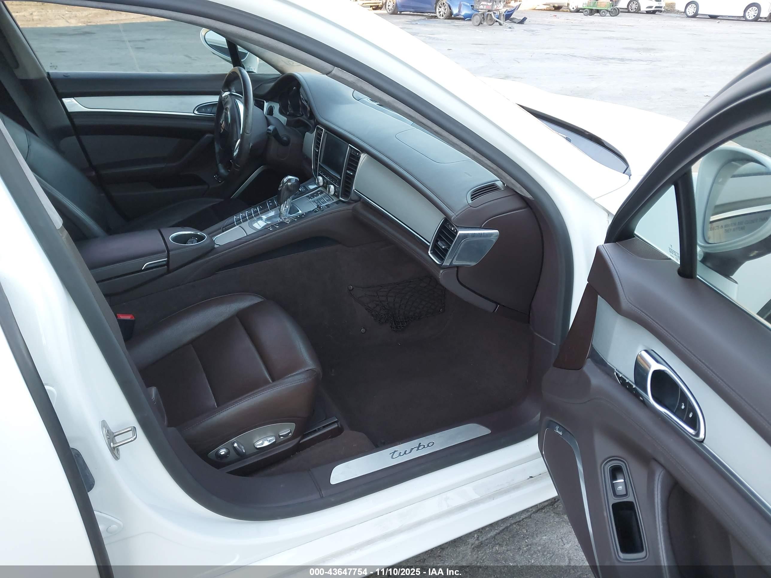 PORSCHE PANAMERA image 5
