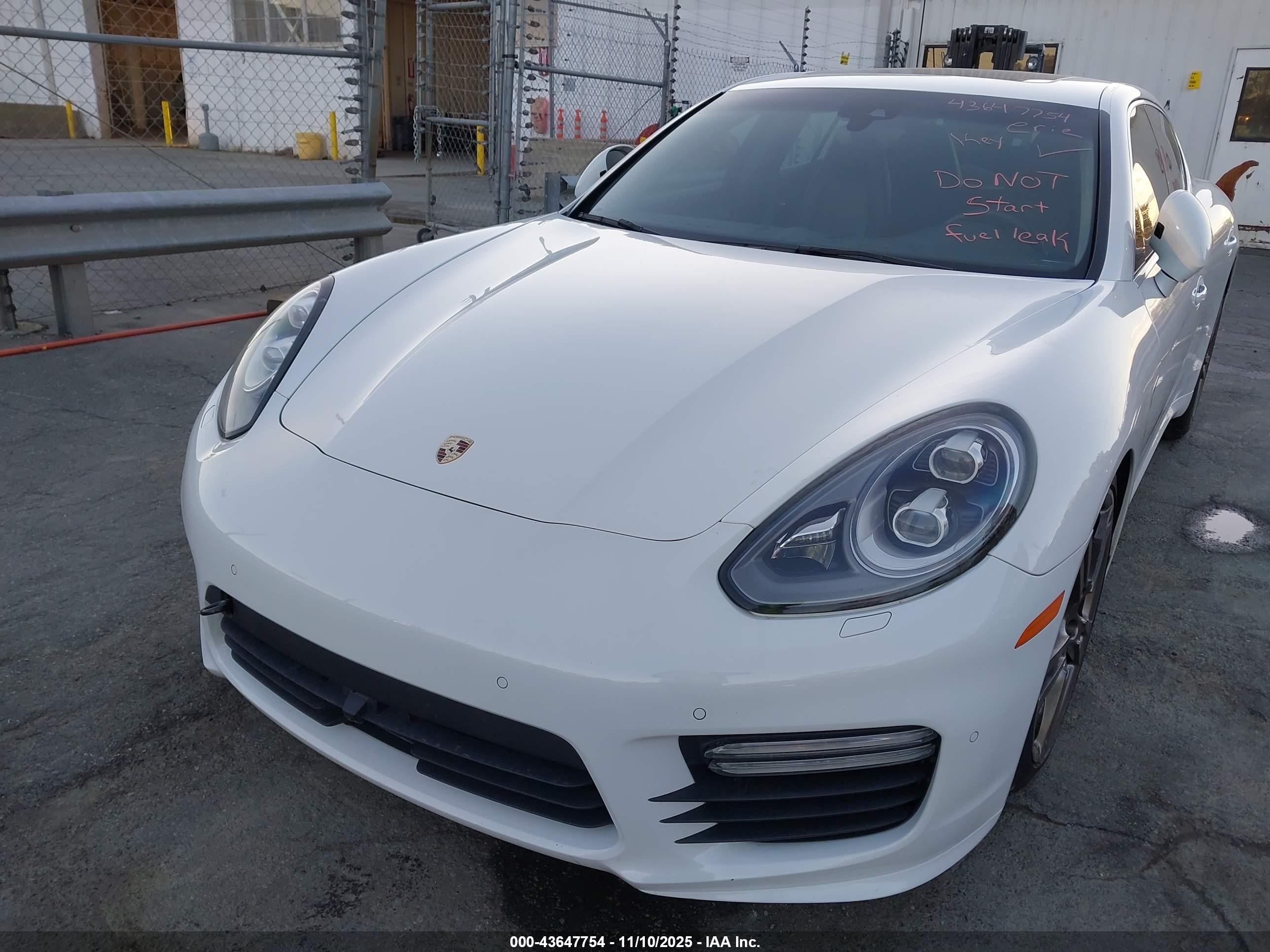 PORSCHE PANAMERA image 6
