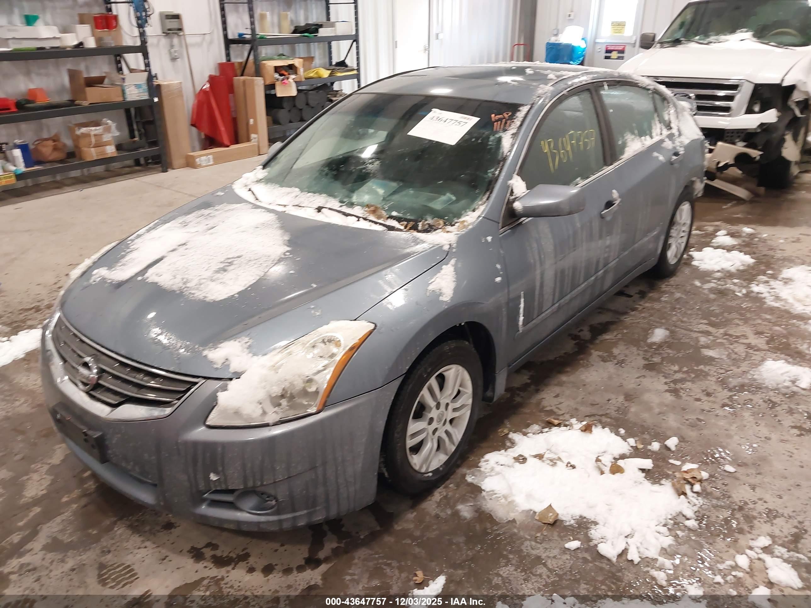NISSAN ALTIMA image 2