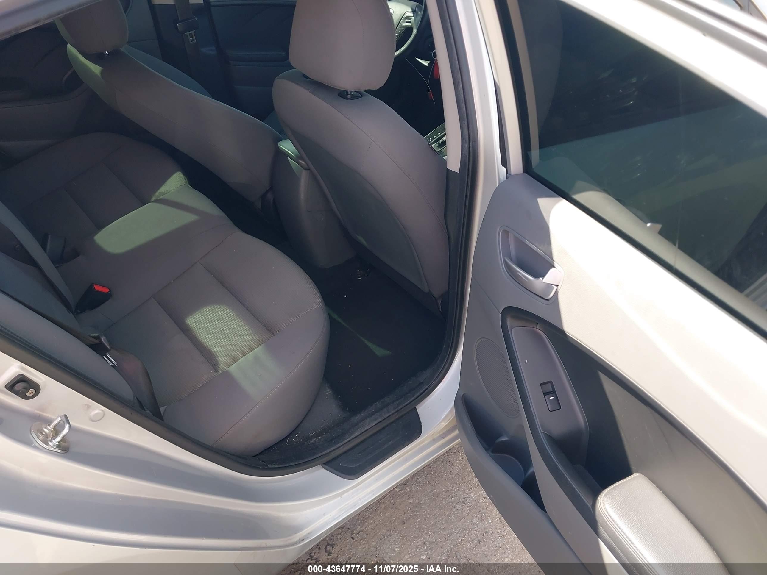 KIA FORTE image 8