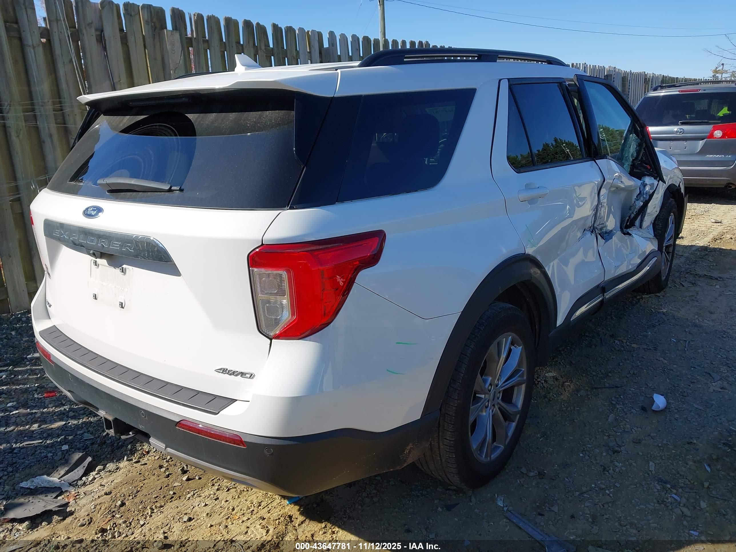 FORD EXPLORER image 4
