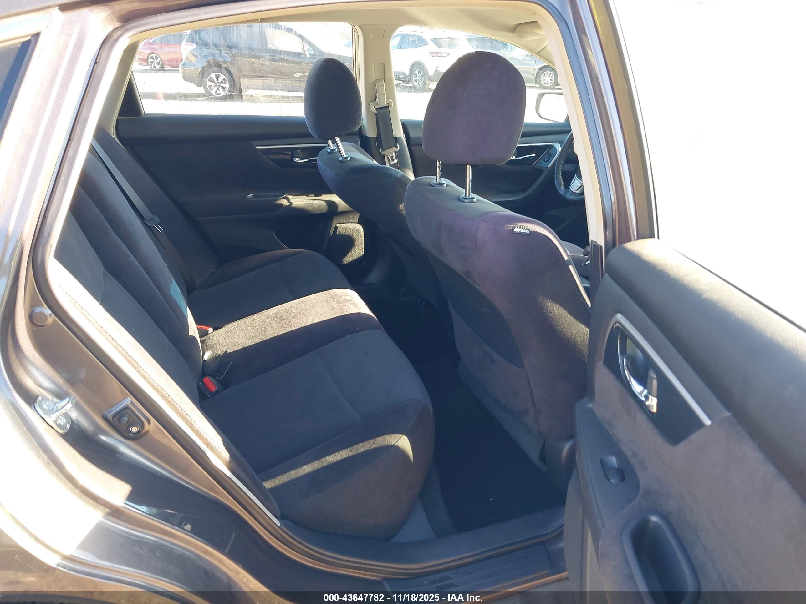 NISSAN ALTIMA image 8