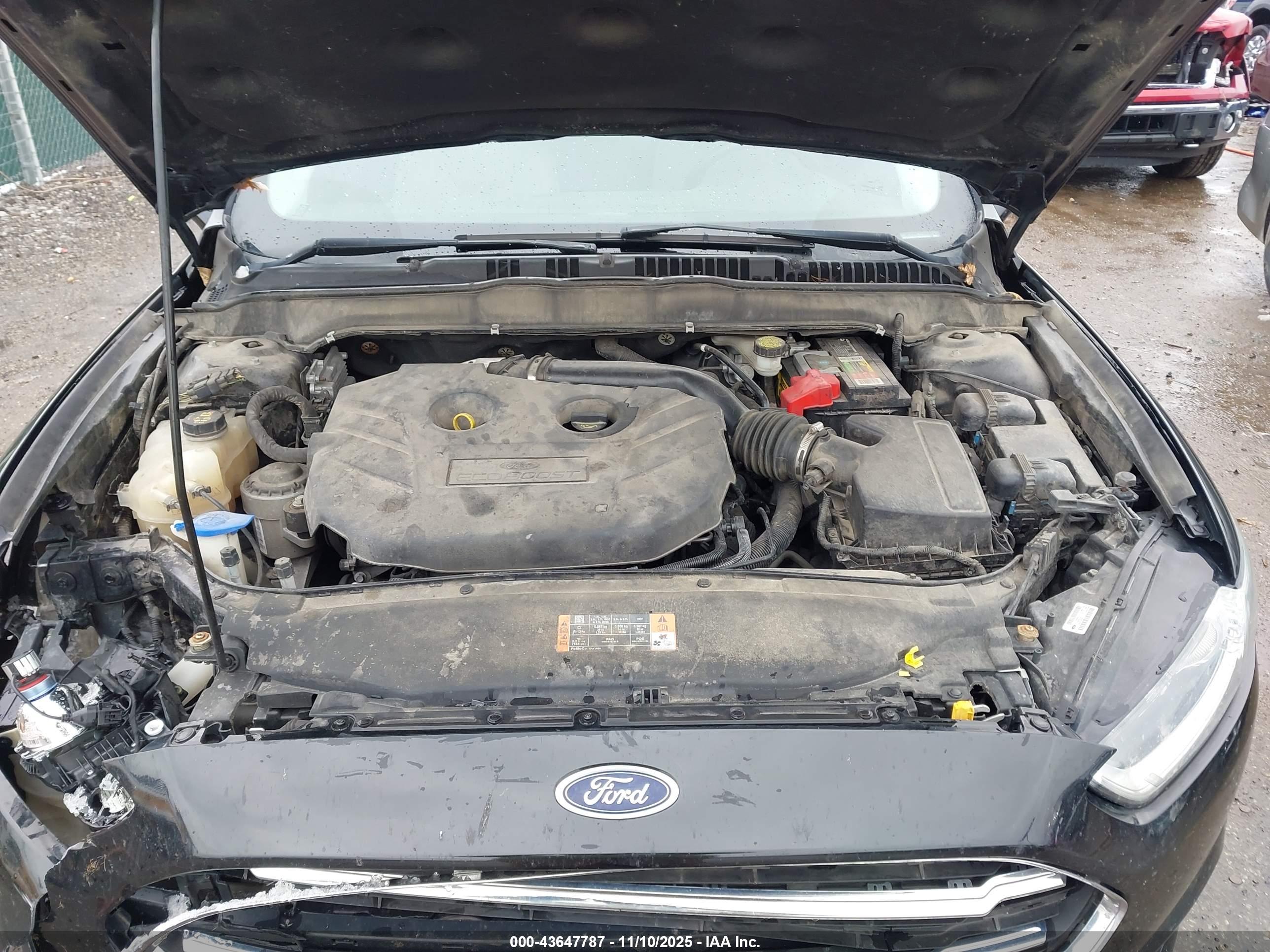 FORD FUSION image 10