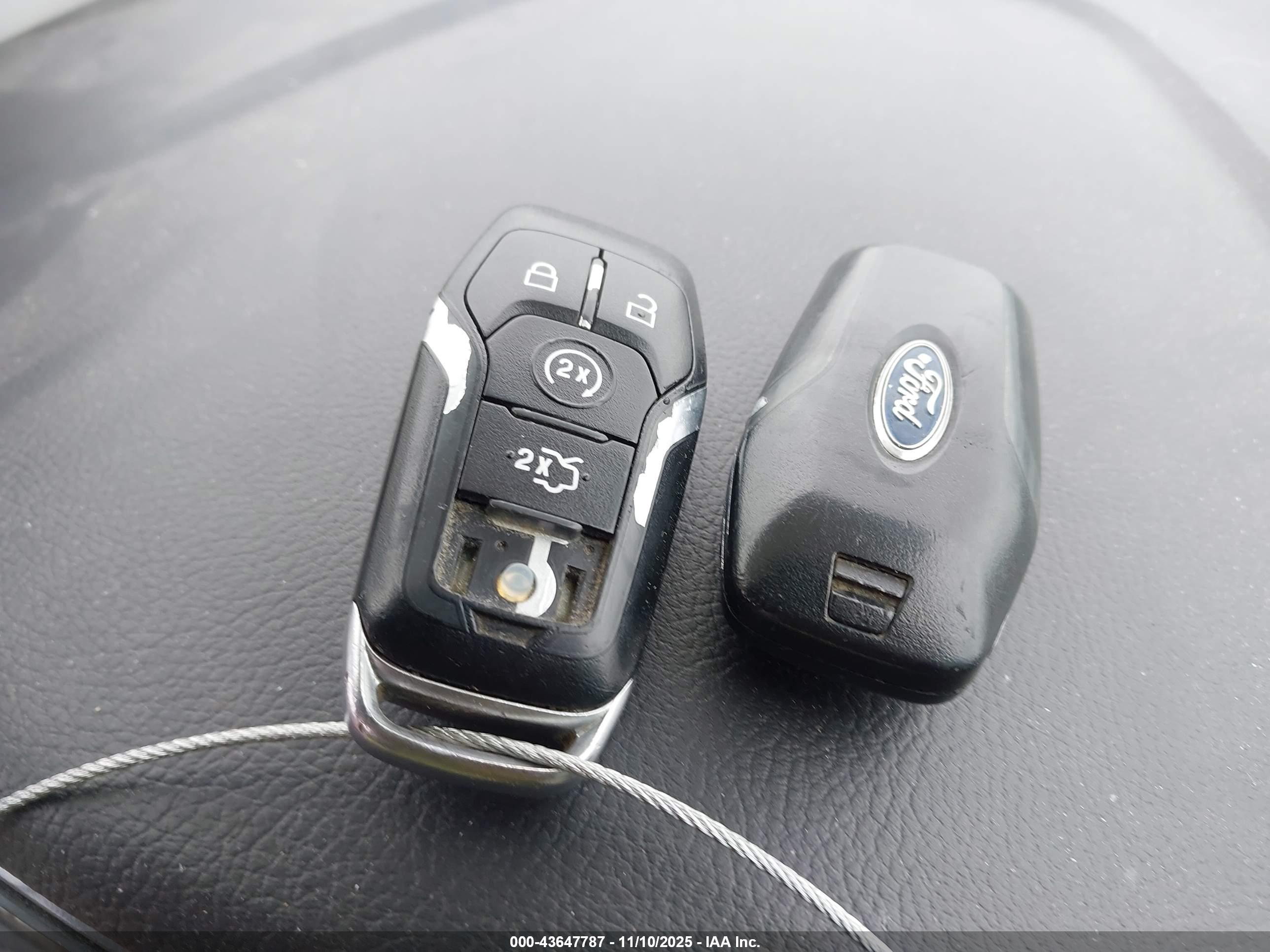 FORD FUSION image 11