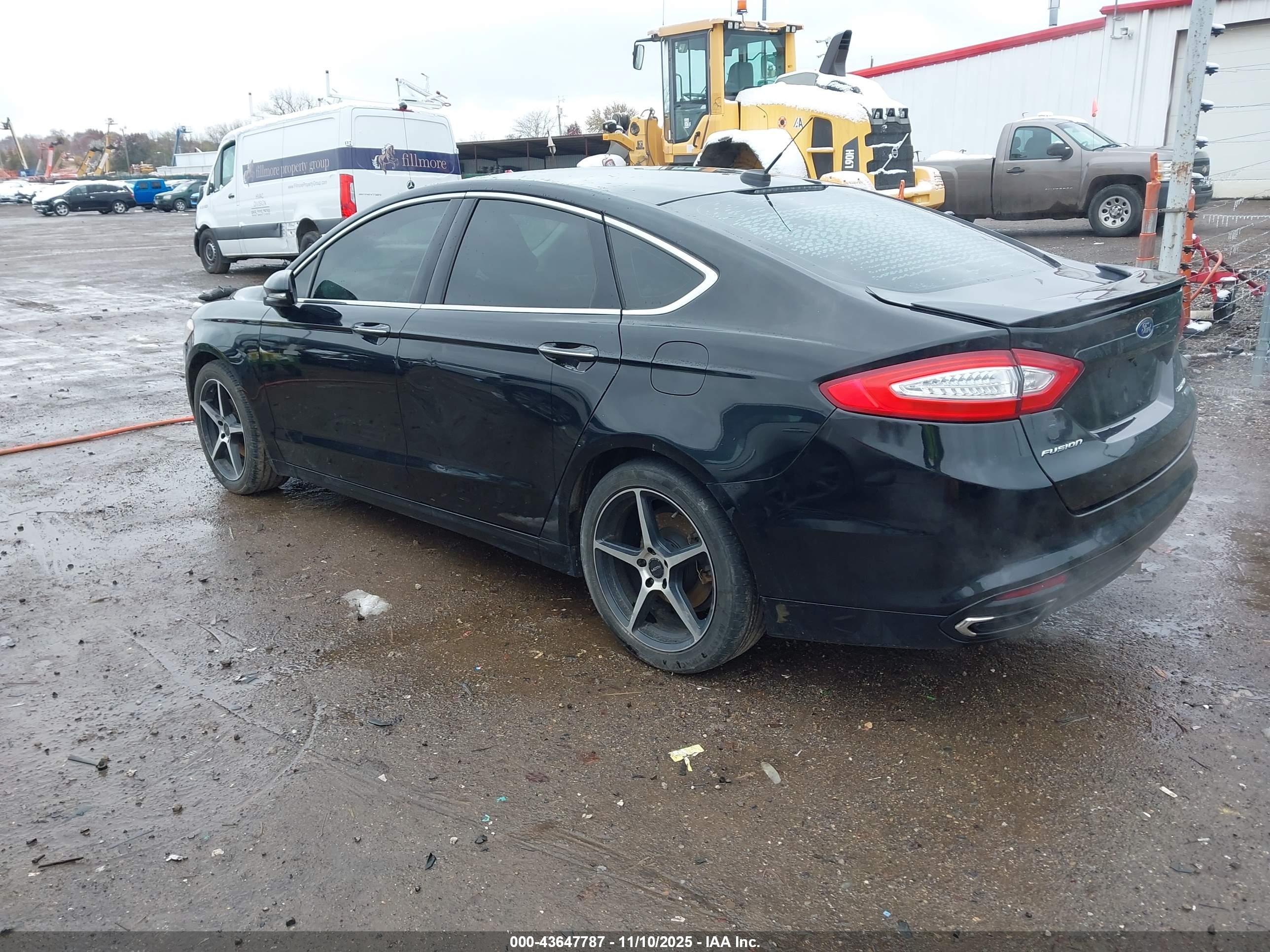 FORD FUSION image 3