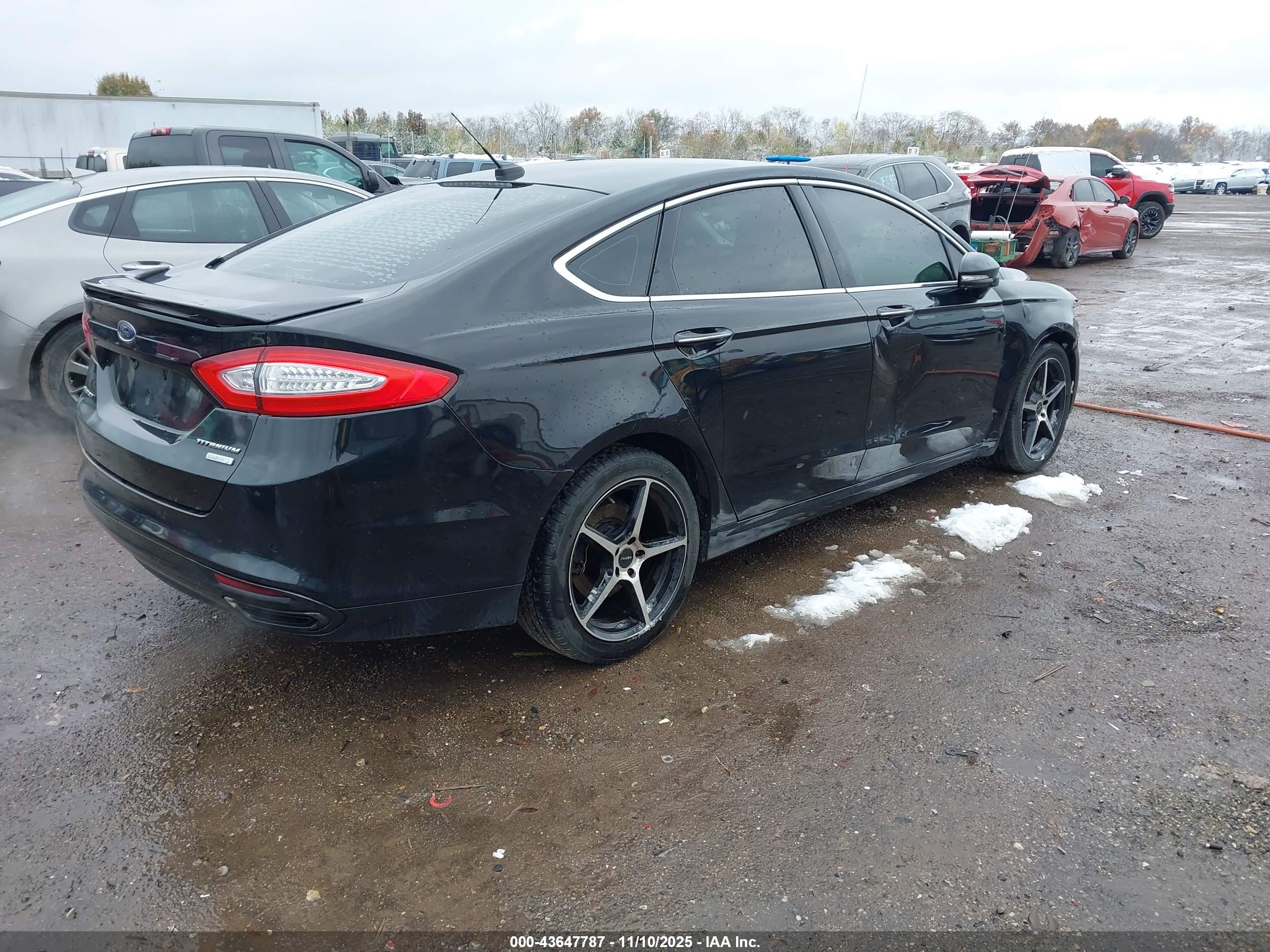 FORD FUSION image 4