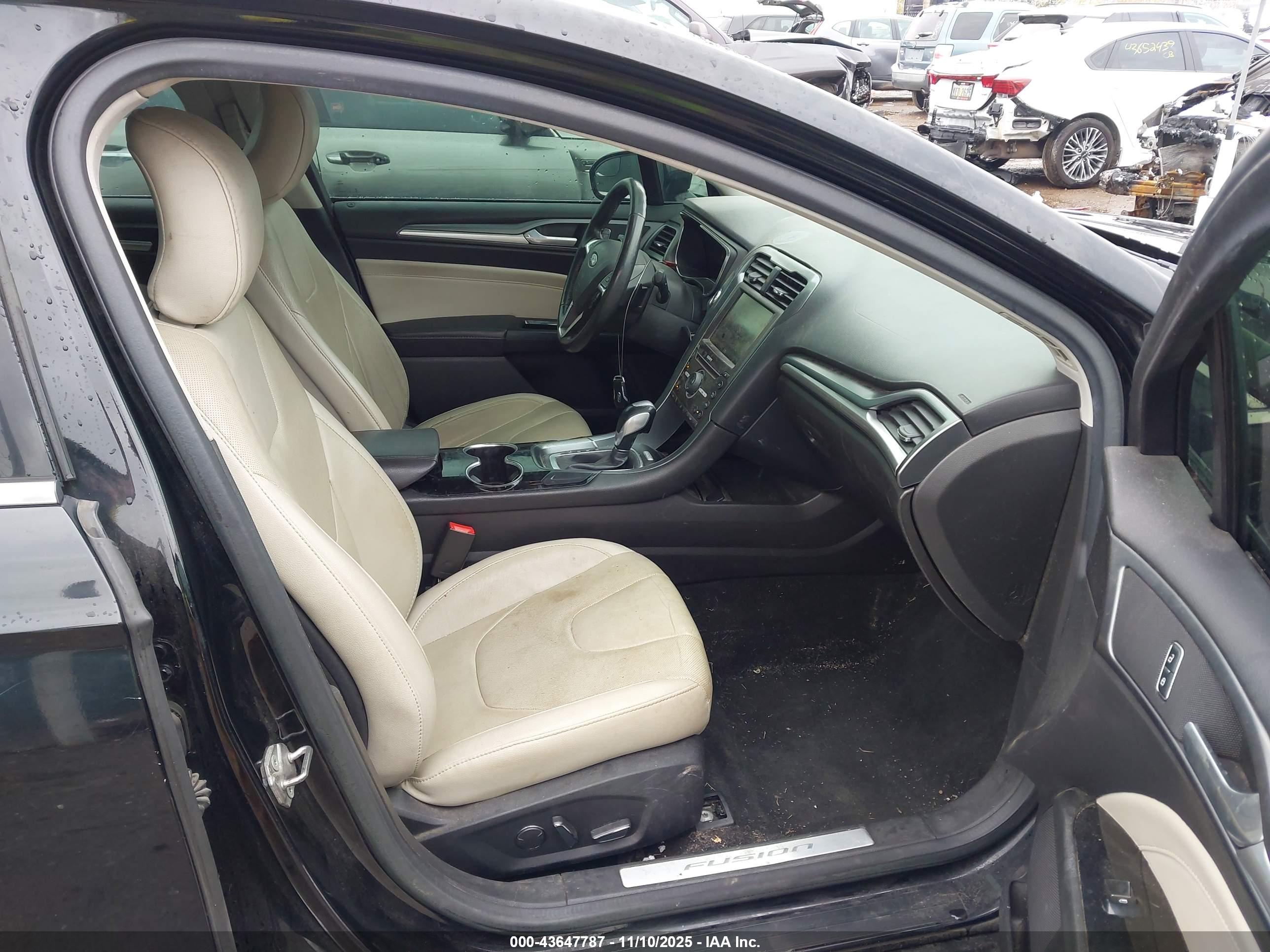 FORD FUSION image 5