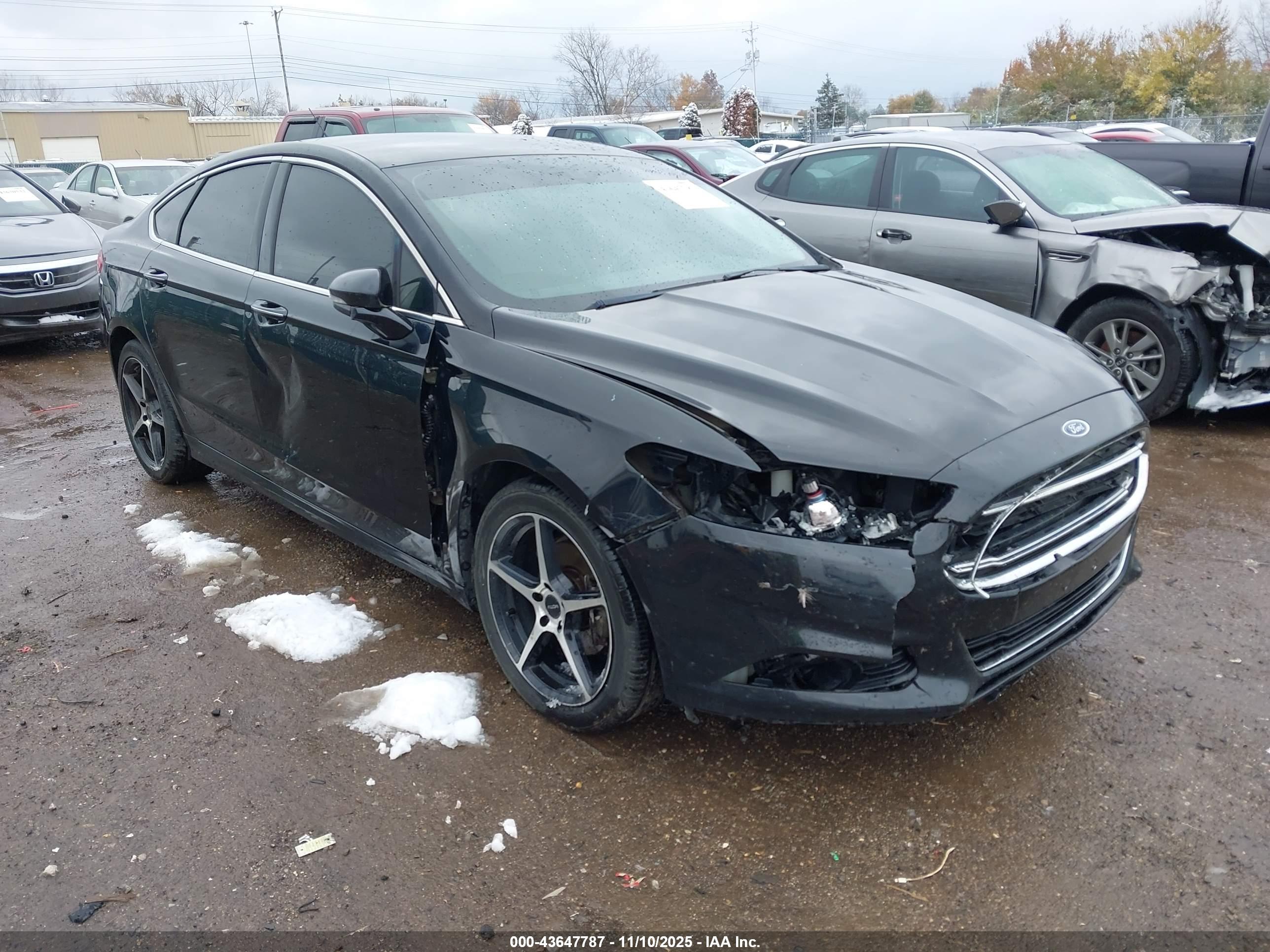 FORD FUSION image 6