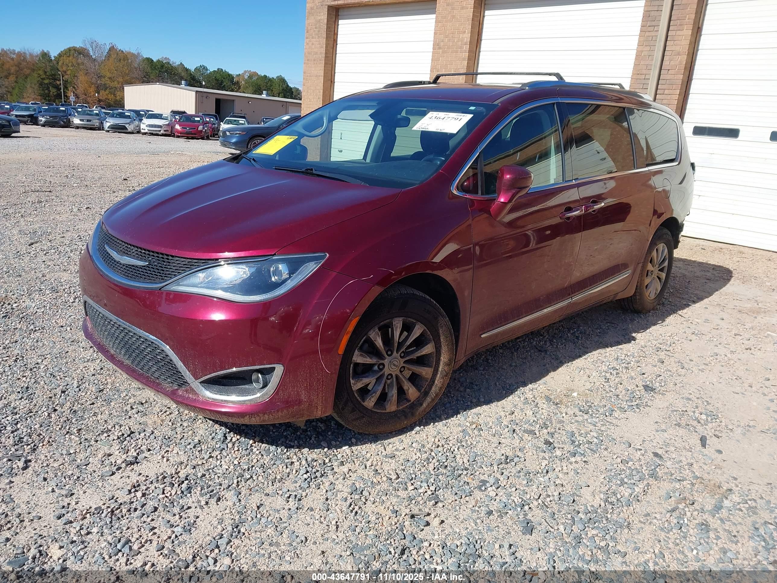 CHRYSLER PACIFICA image 2