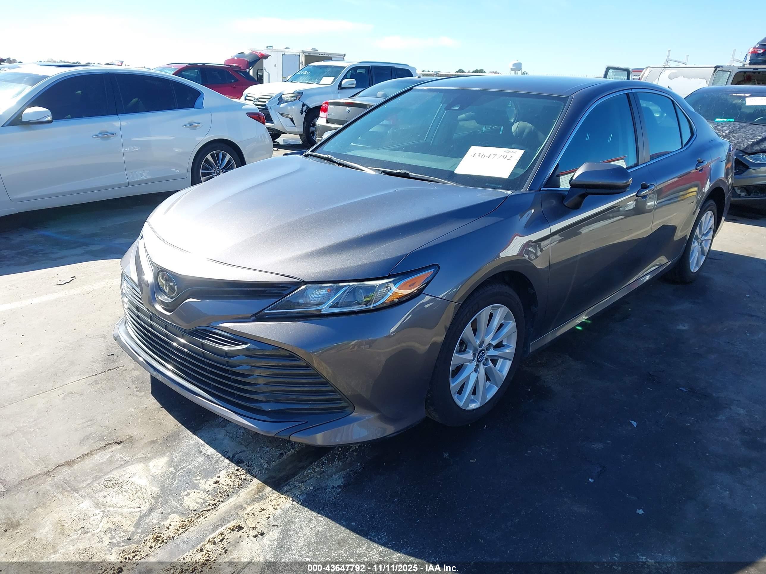 TOYOTA CAMRY image 2