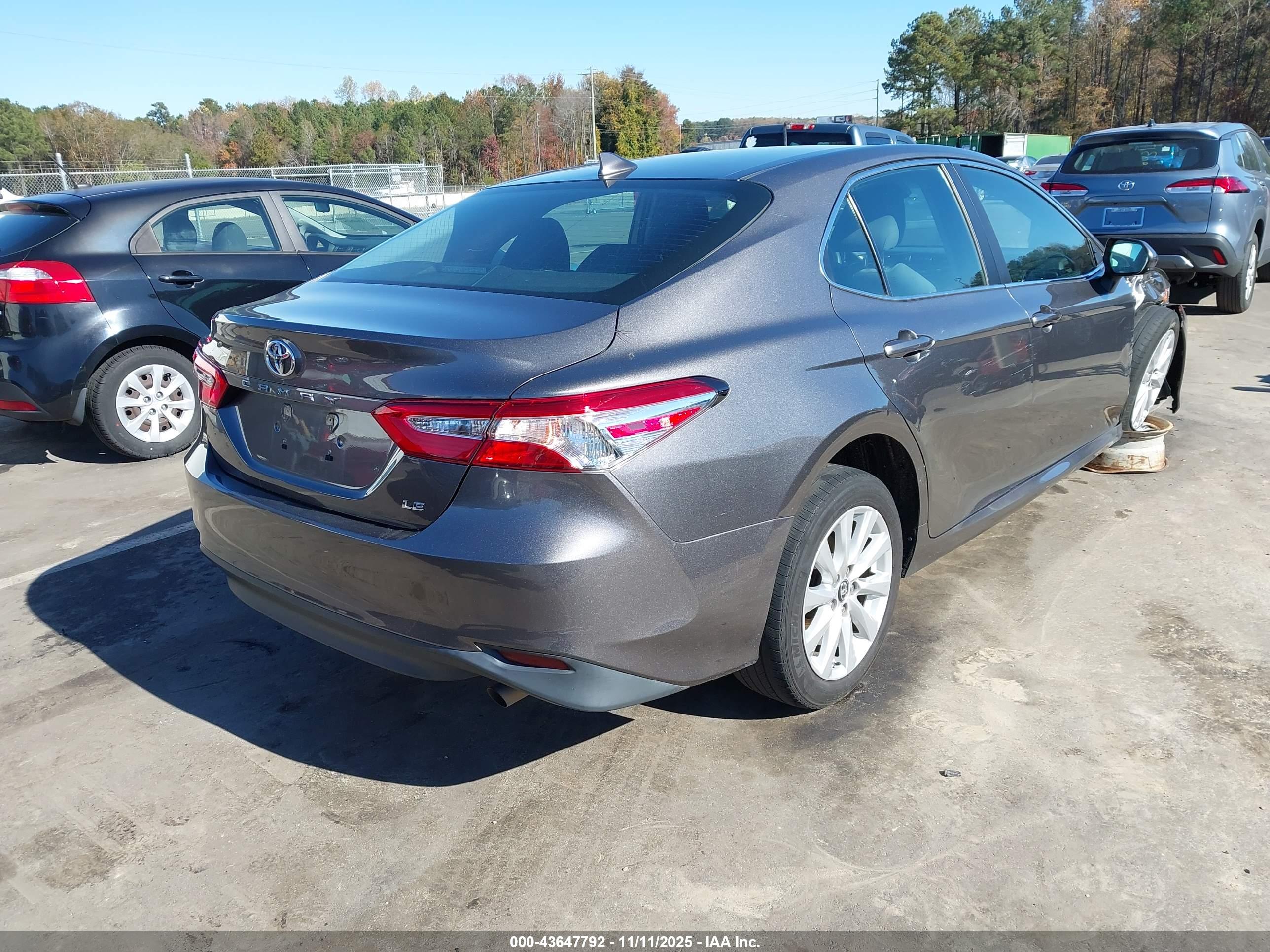 TOYOTA CAMRY image 4