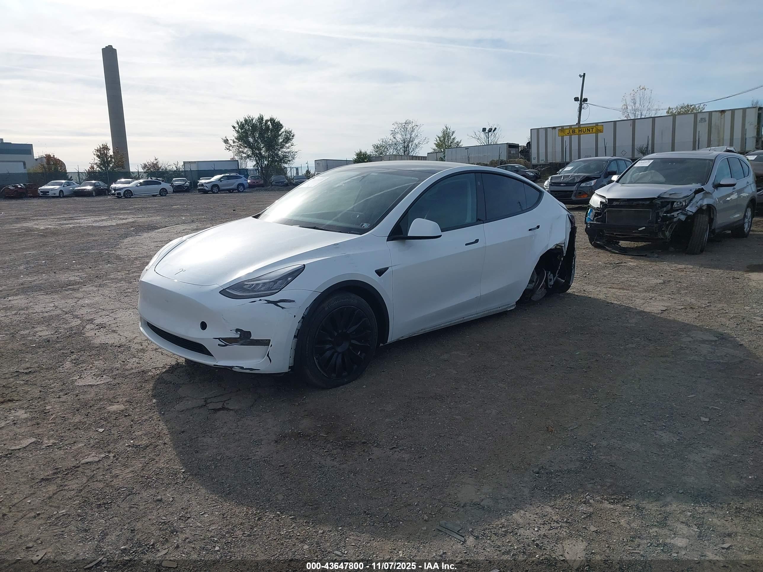 TESLA MODEL image 2