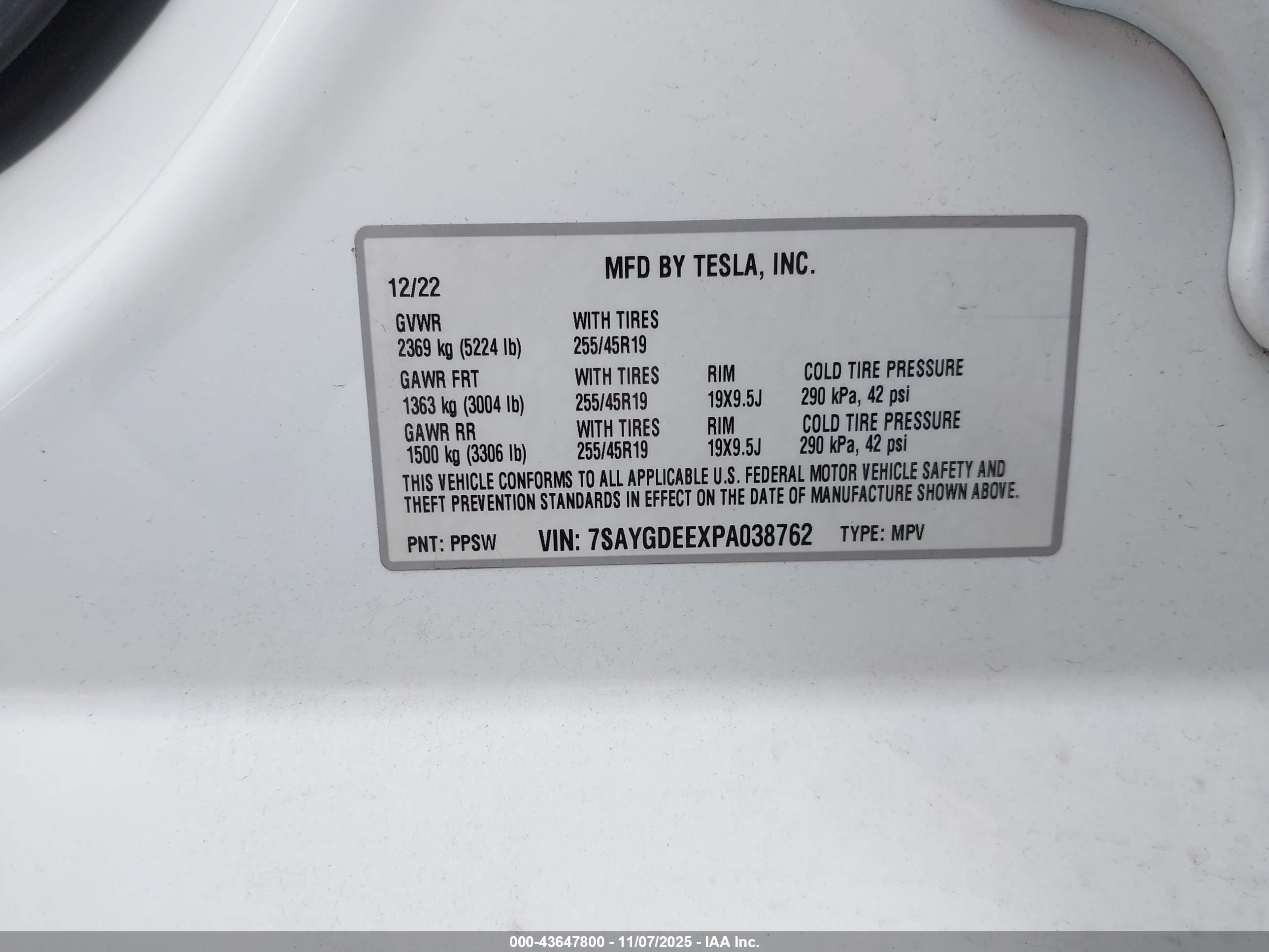 TESLA MODEL image 9