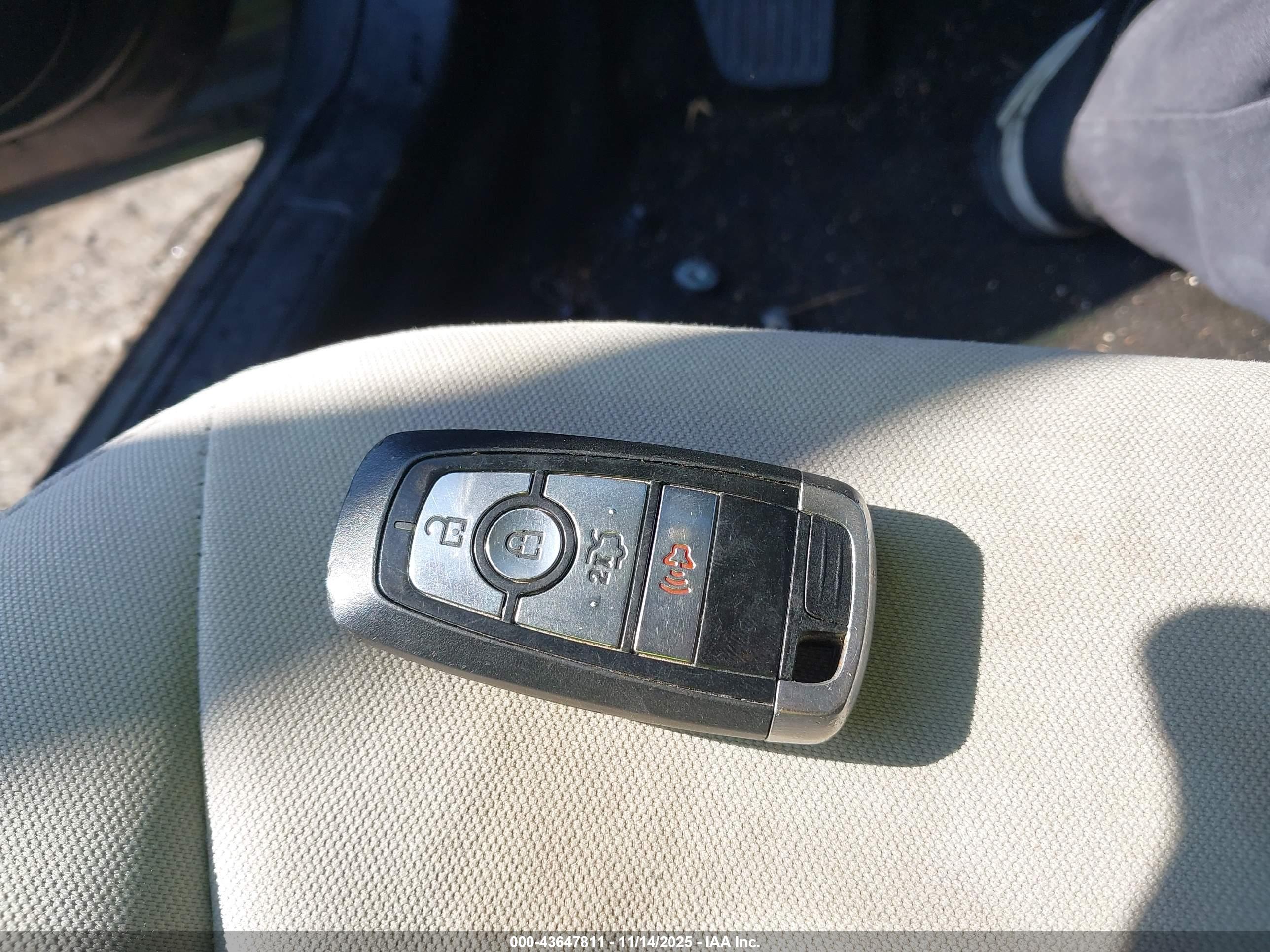 FORD FUSION image 11