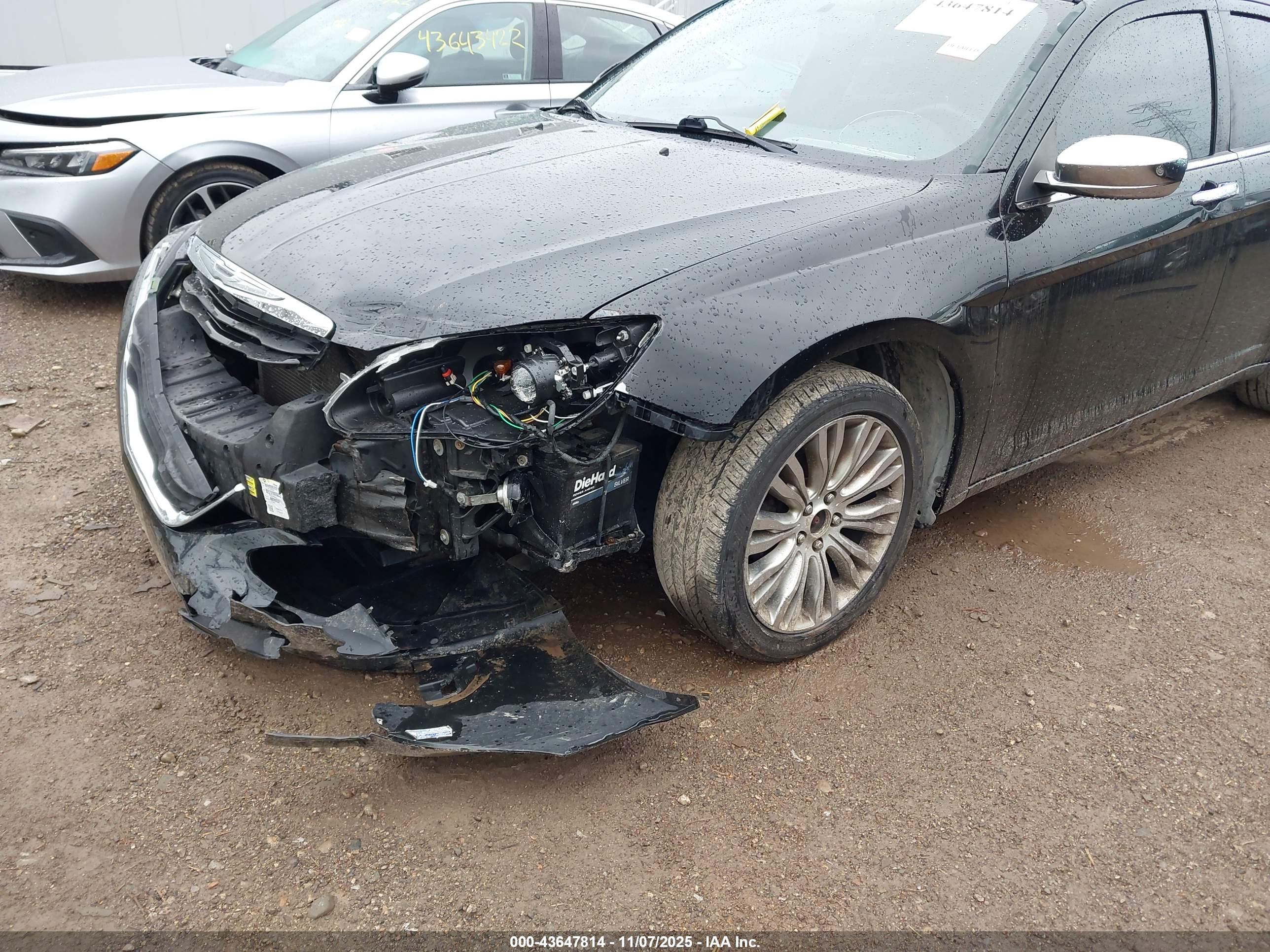 CHRYSLER 200 image 6