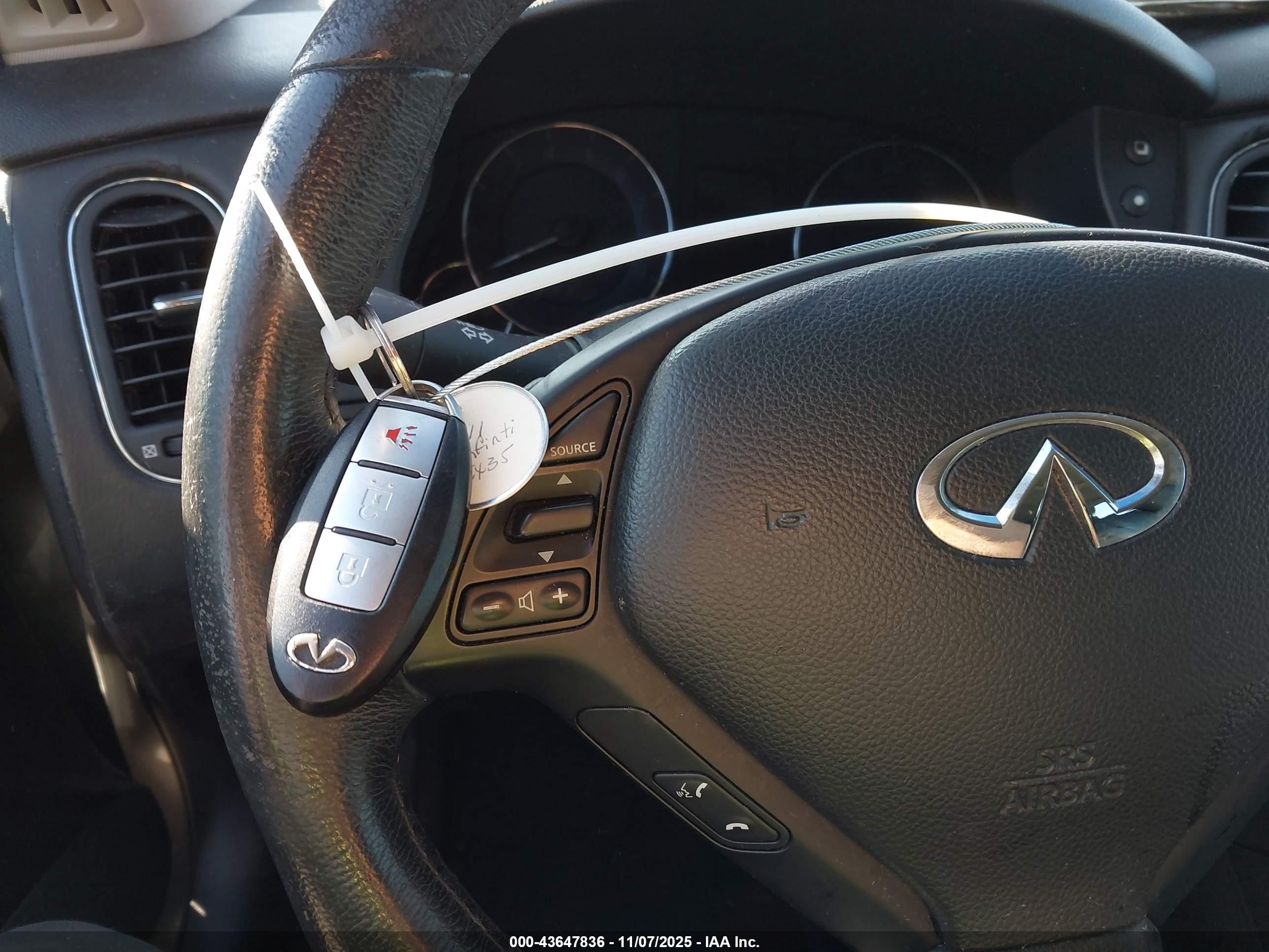 INFINITI EX35 image 11
