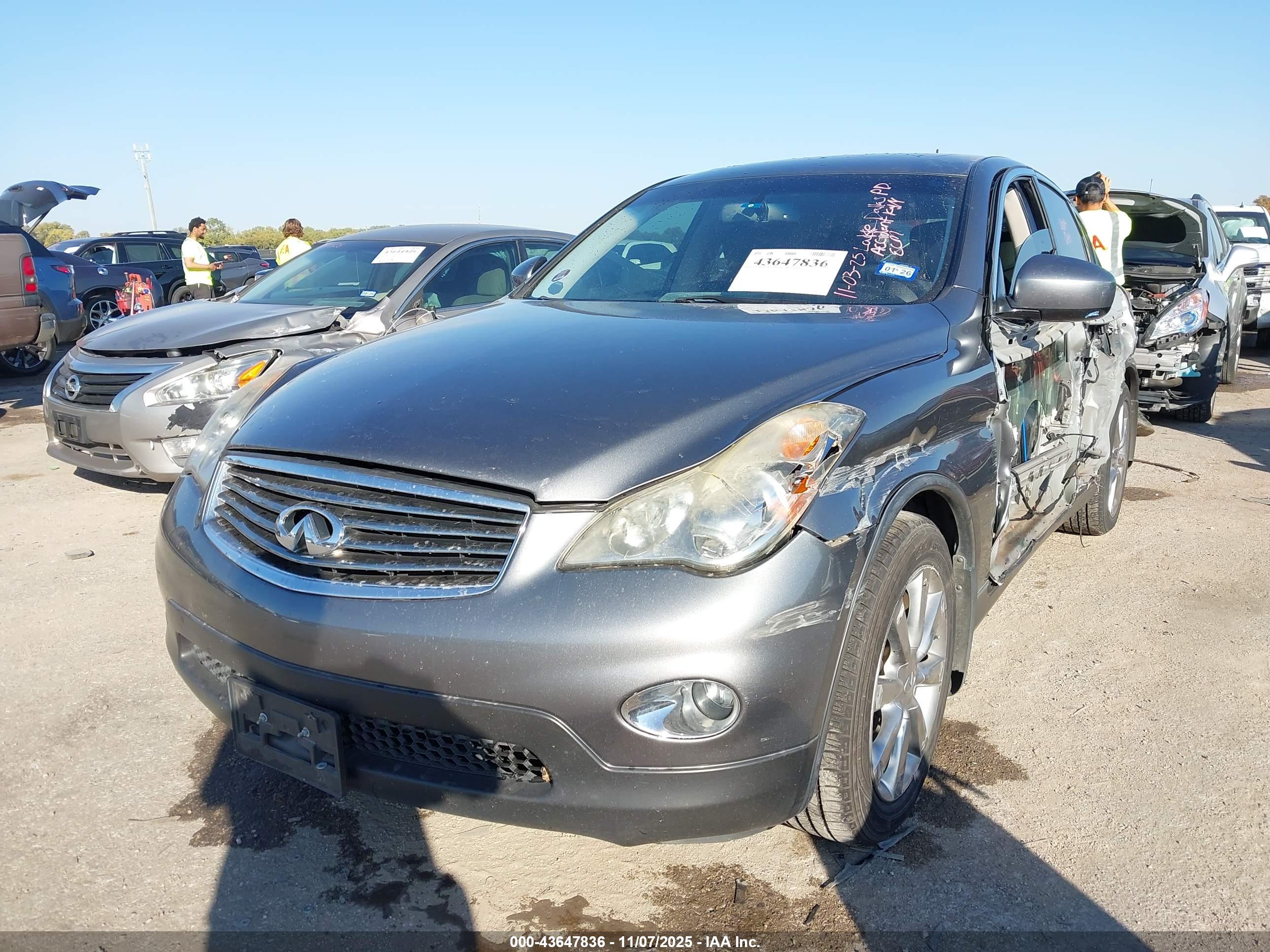 INFINITI EX35 image 2