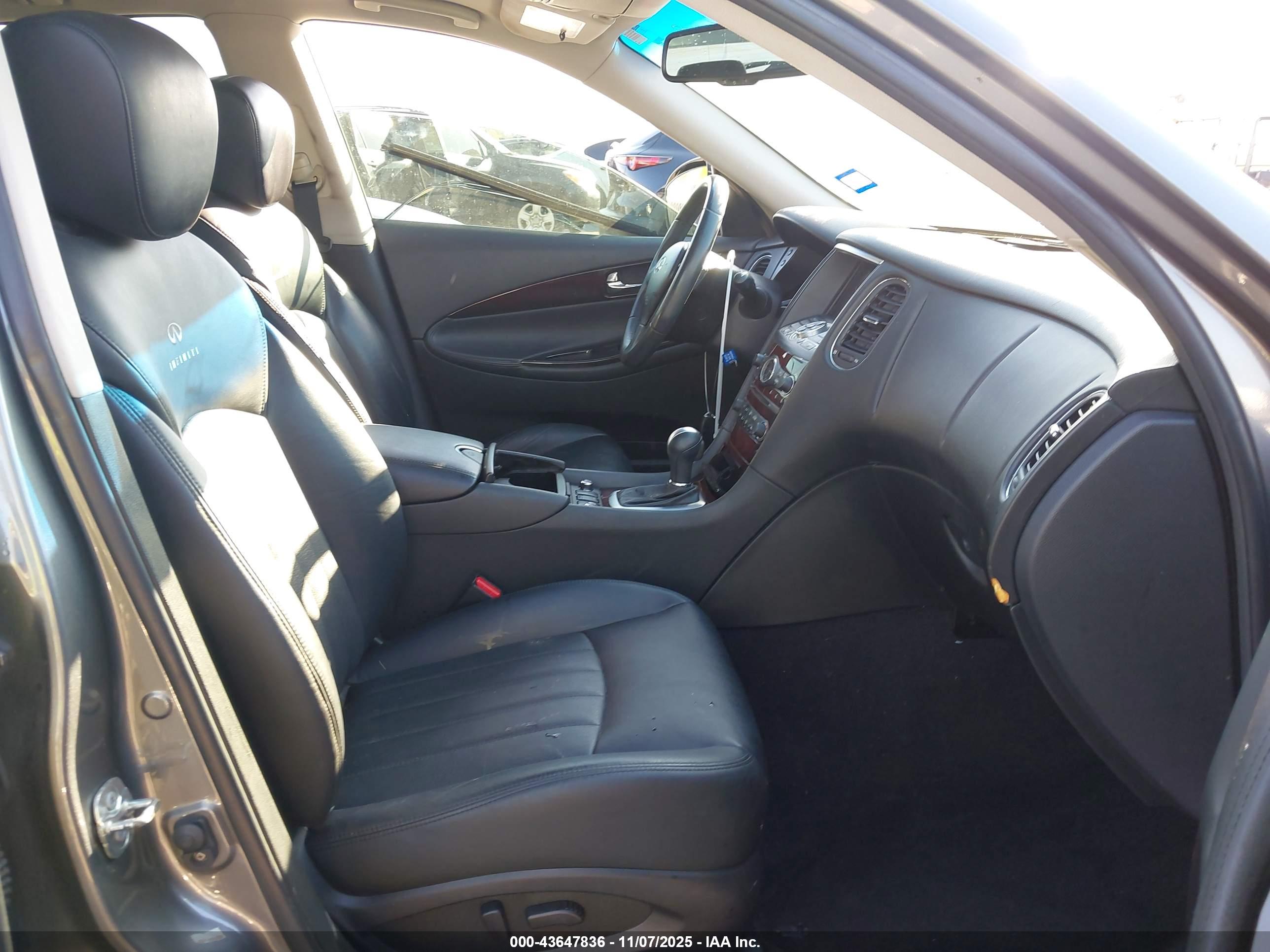 INFINITI EX35 image 5