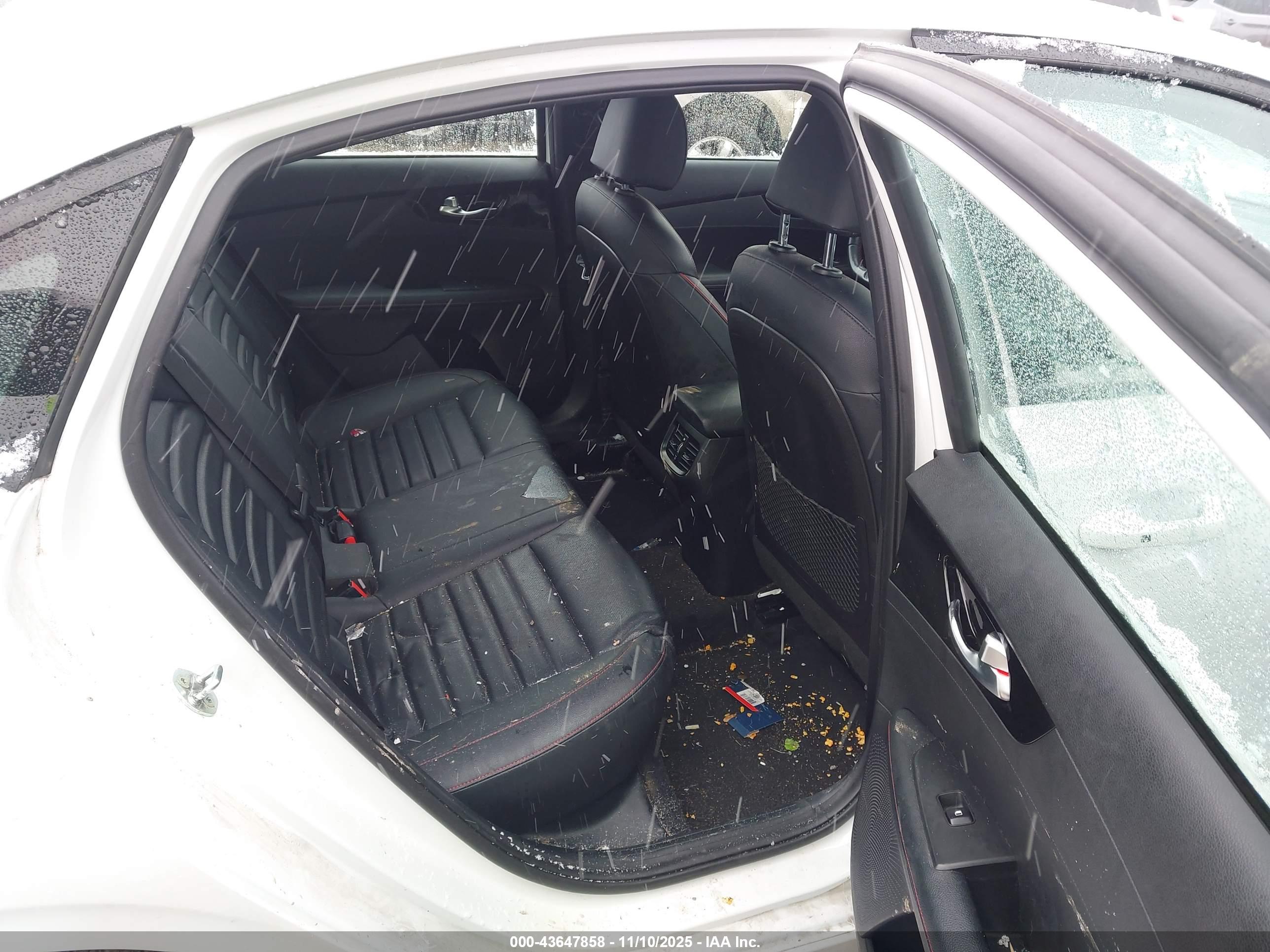 KIA FORTE image 8