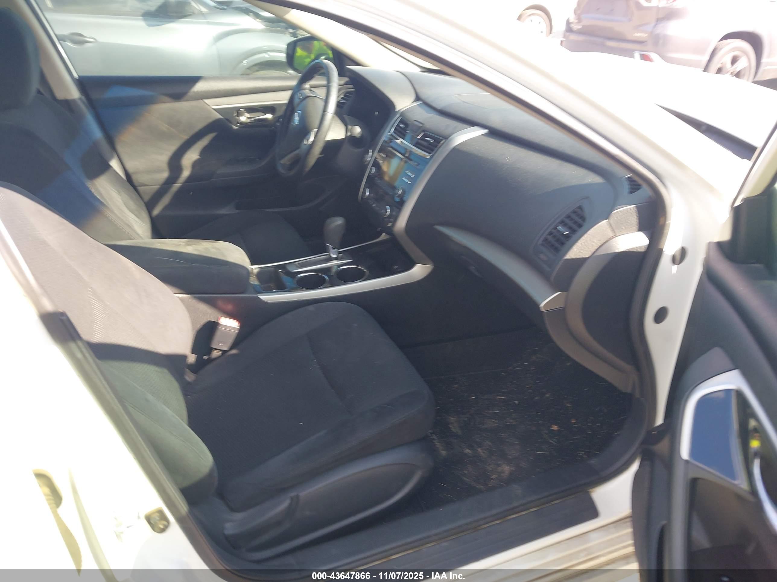 NISSAN ALTIMA image 5